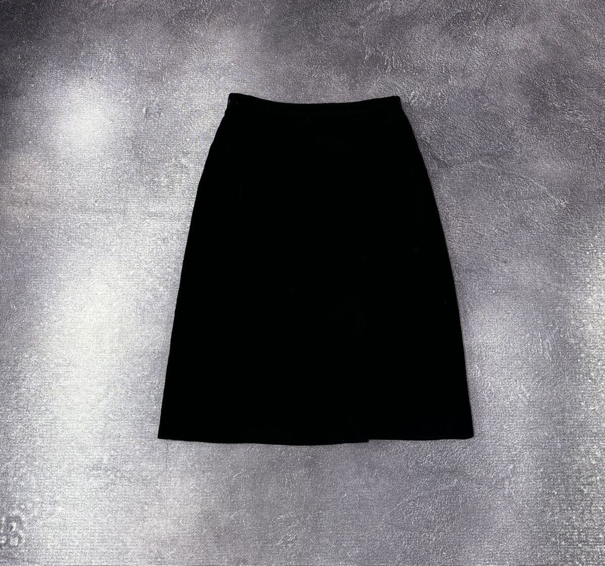 Mila Schon Vintage Mila Schon Due Women’s Rare Velvet Black Midi Skirt Size 30" / US 8 / IT 44 - 2 Thumbnail