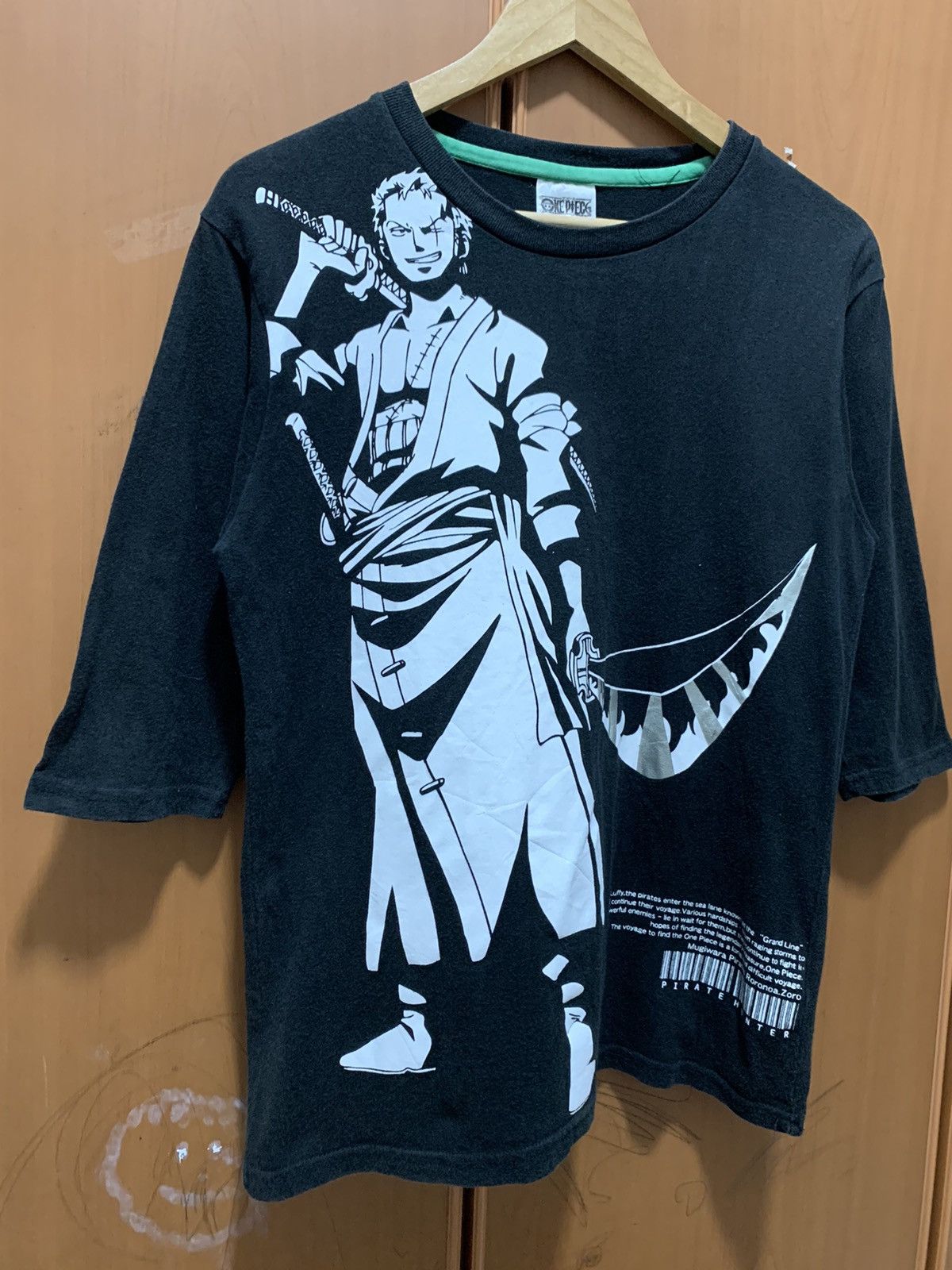 One Piece One Piece Roronoa Zoro graphic 3 quater T-shirt. Size US M / EU 48-50 / 2 - 3 Thumbnail