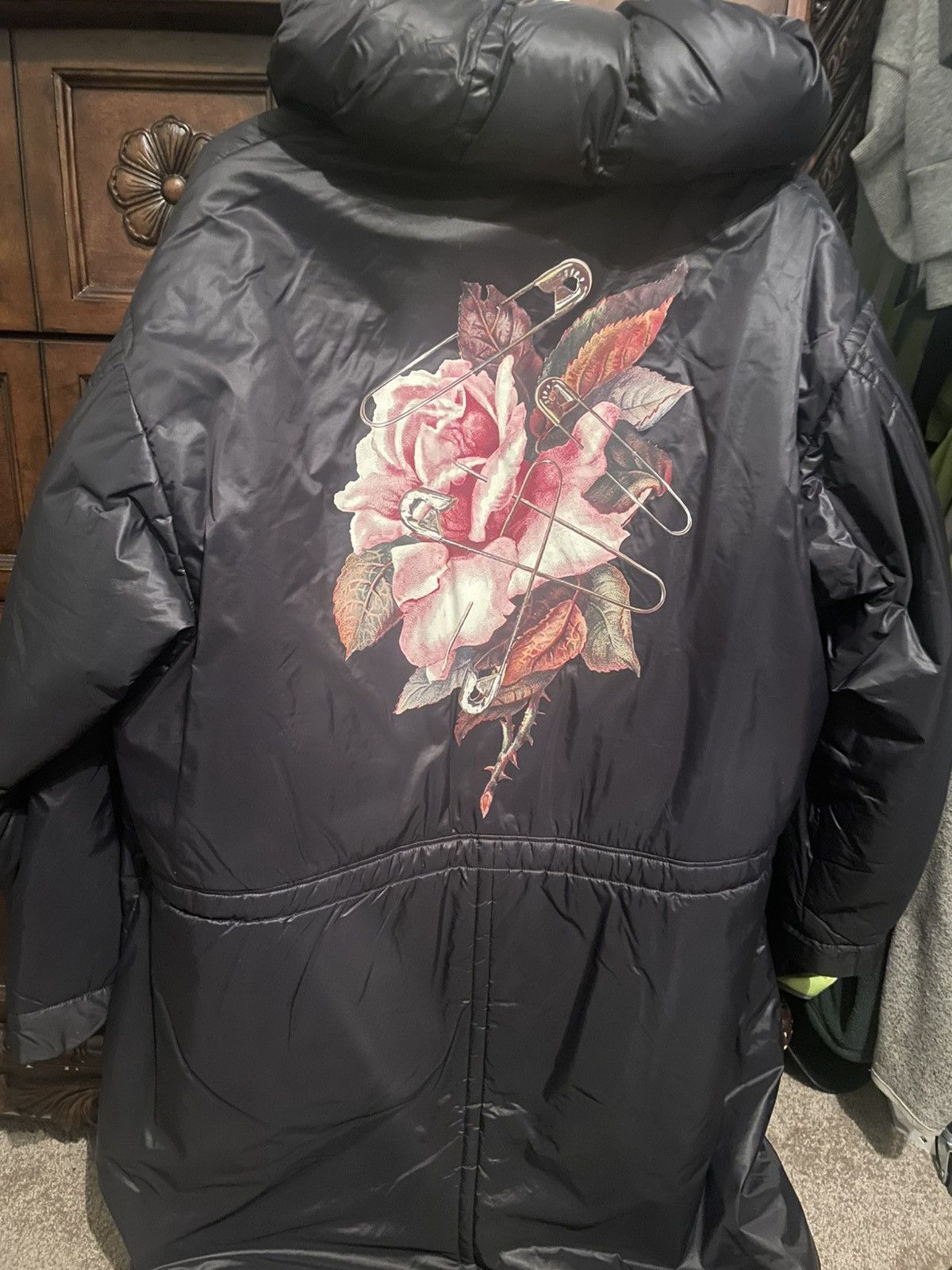 GU × Undercover Undercover x GU Padded Flower Parka Size M Size US M / EU 48-50 / 2 - 8 Thumbnail