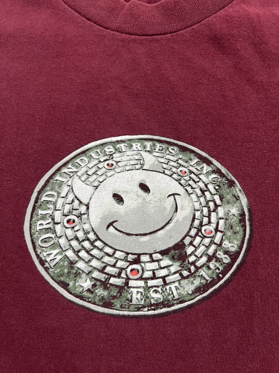 Vintage Vintage Wolrd Industries Tees Shirts Size US L / EU 52-54 / 3 - 3 Thumbnail