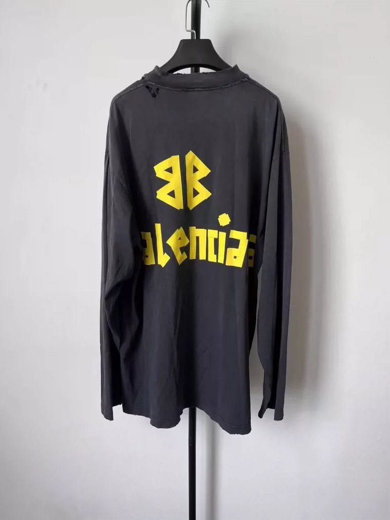 Balenciaga Balenciaga Tape Letter Logo Printed Crew Neck Long Sleeve Size S / US 4 / IT 40 - 2 Thumbnail
