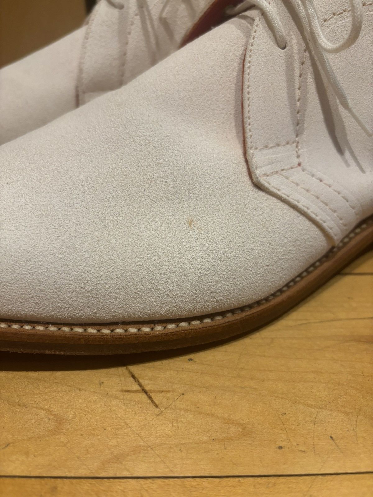 Tricker's TRICKERS white suede chukka boot red interior 10.5 chelsea Size US 10.5 / EU 43-44 - 3 Thumbnail
