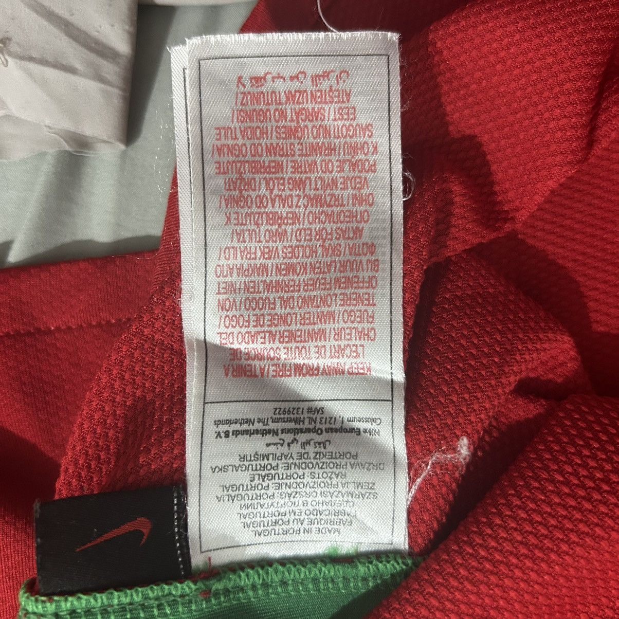 Nike Portugal 2008 Home Jersey Size US L / EU 52-54 / 3 - 3 Thumbnail