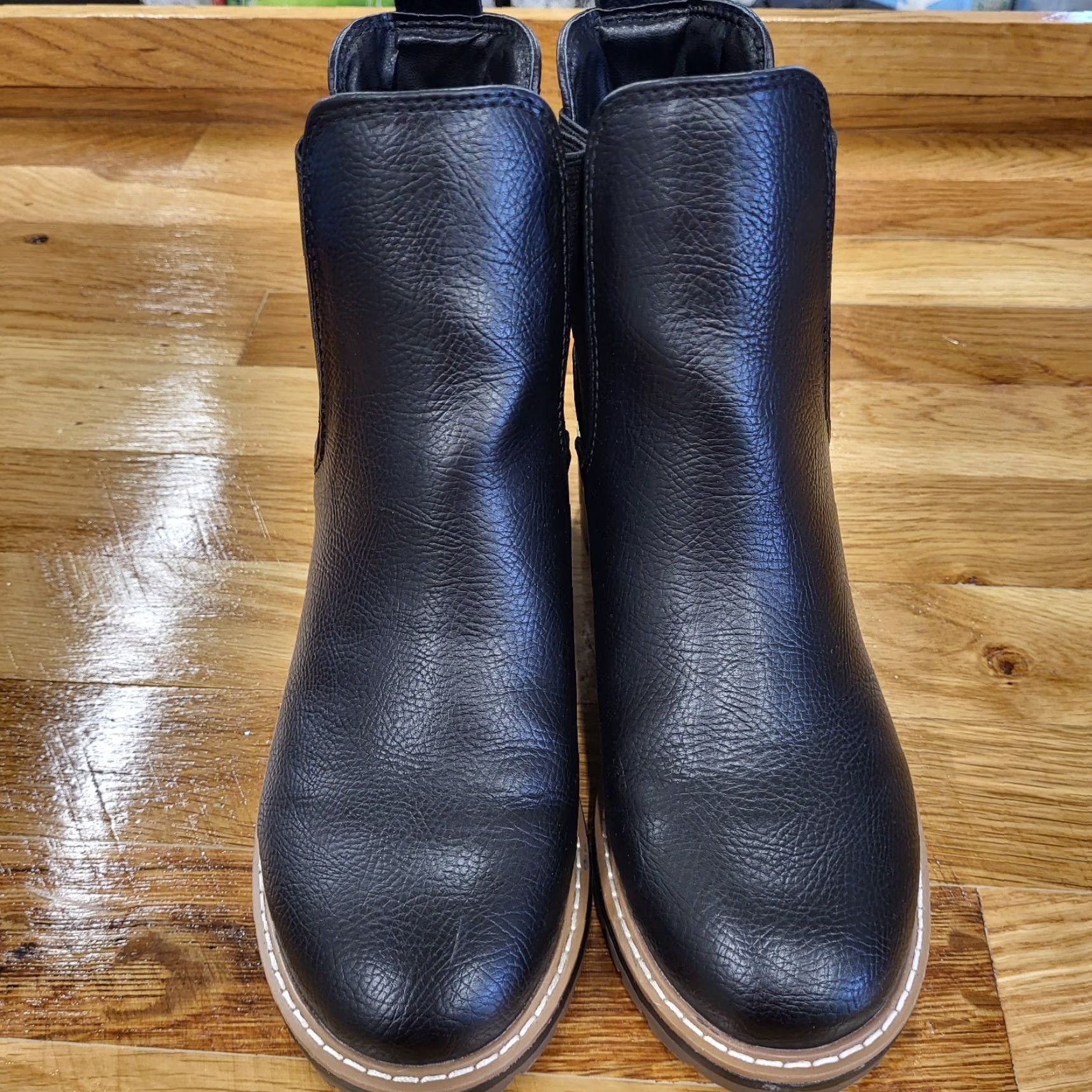 Vintage Kensie Chelsea Boots Women's 6 Black Faux Leather Pull On Low Heel Chelsea Boot 90s Grunge Biker Fashion Mens? No. Size US 6 / IT 36 - 7 Thumbnail