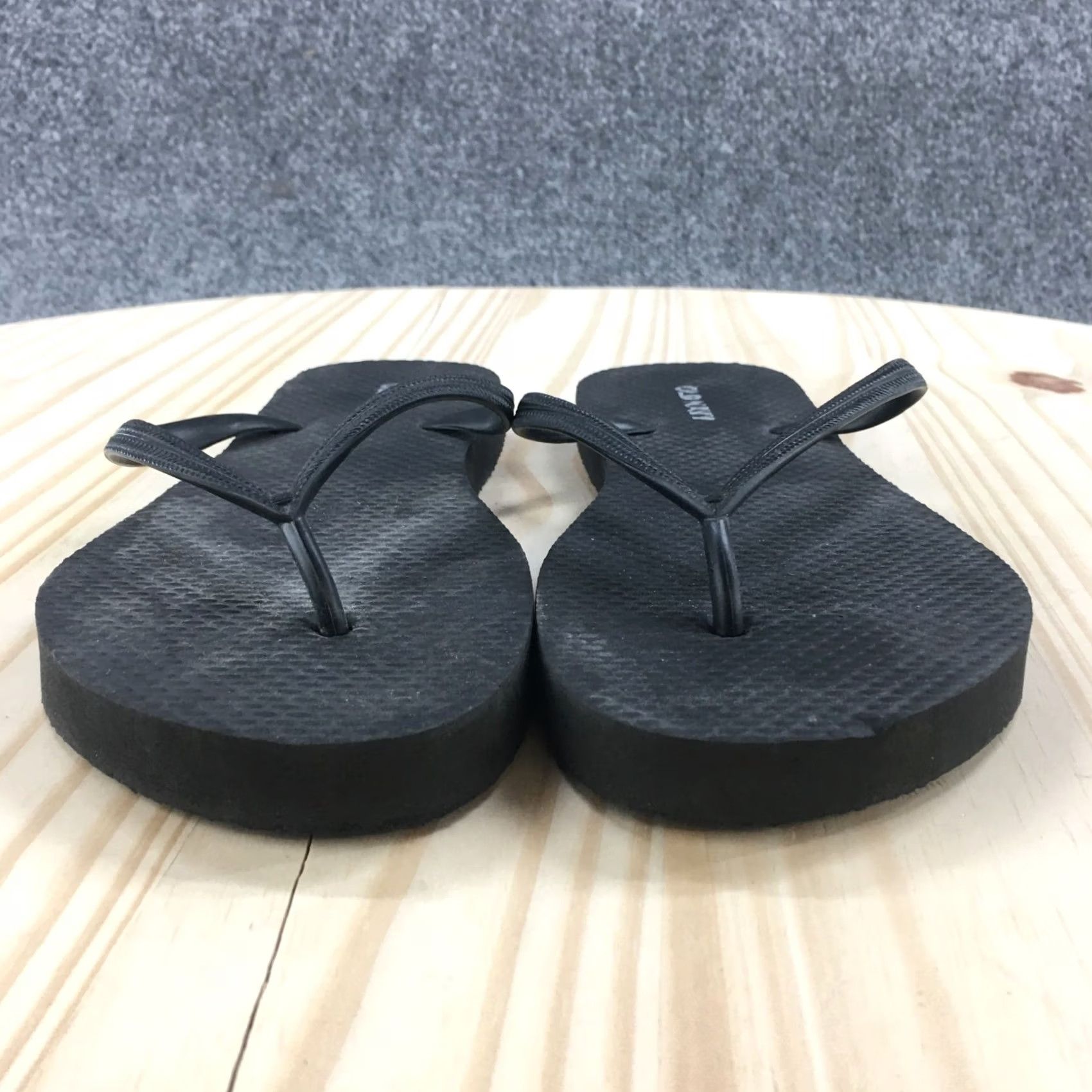 Old Navy Old Navy Sandals Womens 6 Flip Flop Black Toe-Post Comfort Casual T-Strap Flats Size US 6 / IT 36 - 7 Thumbnail
