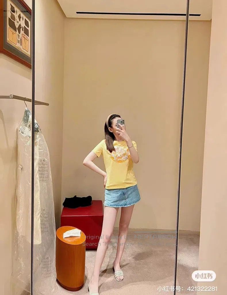 Hermes Hermes Chicken Yellow Short Sleeve Size XS / US 0-2 / IT 36-38 - 8 Thumbnail