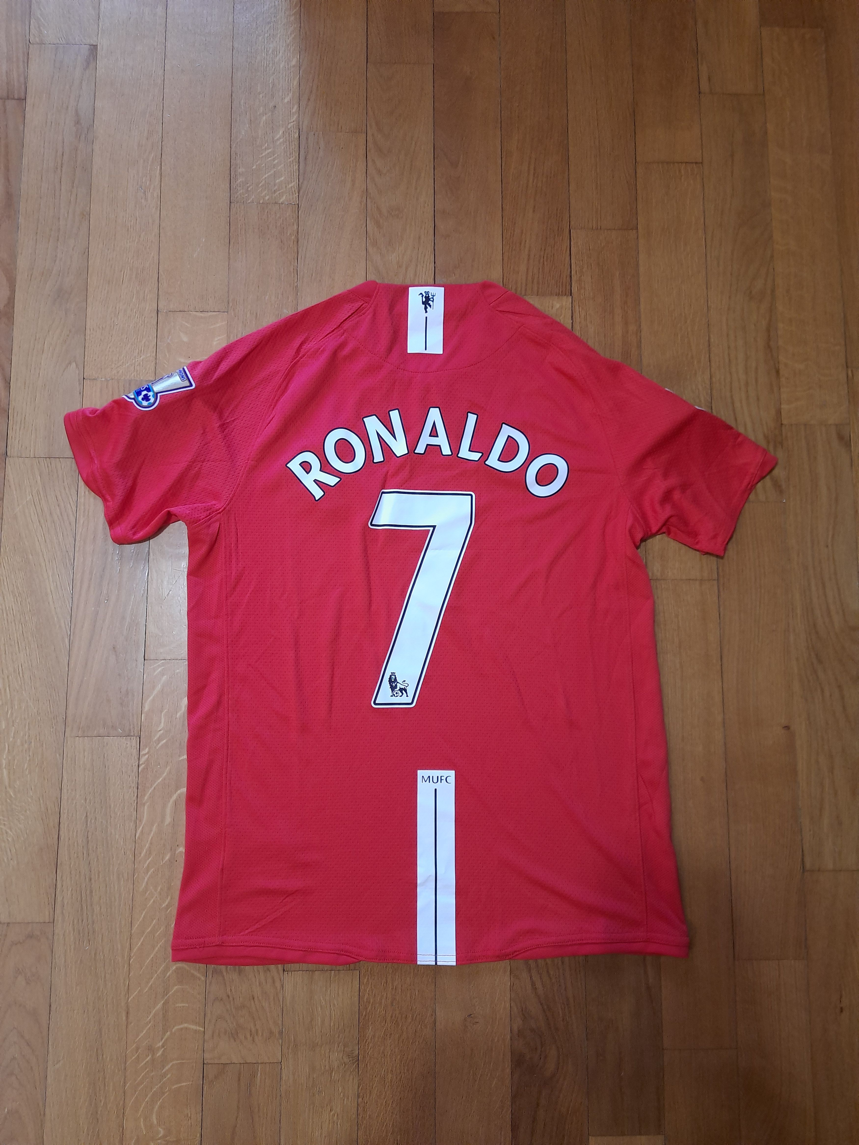 Other Manchester United Cristiano Ronaldo soccer Jersey nike Size US L / EU 52-54 / 3 - 1 Thumbnail