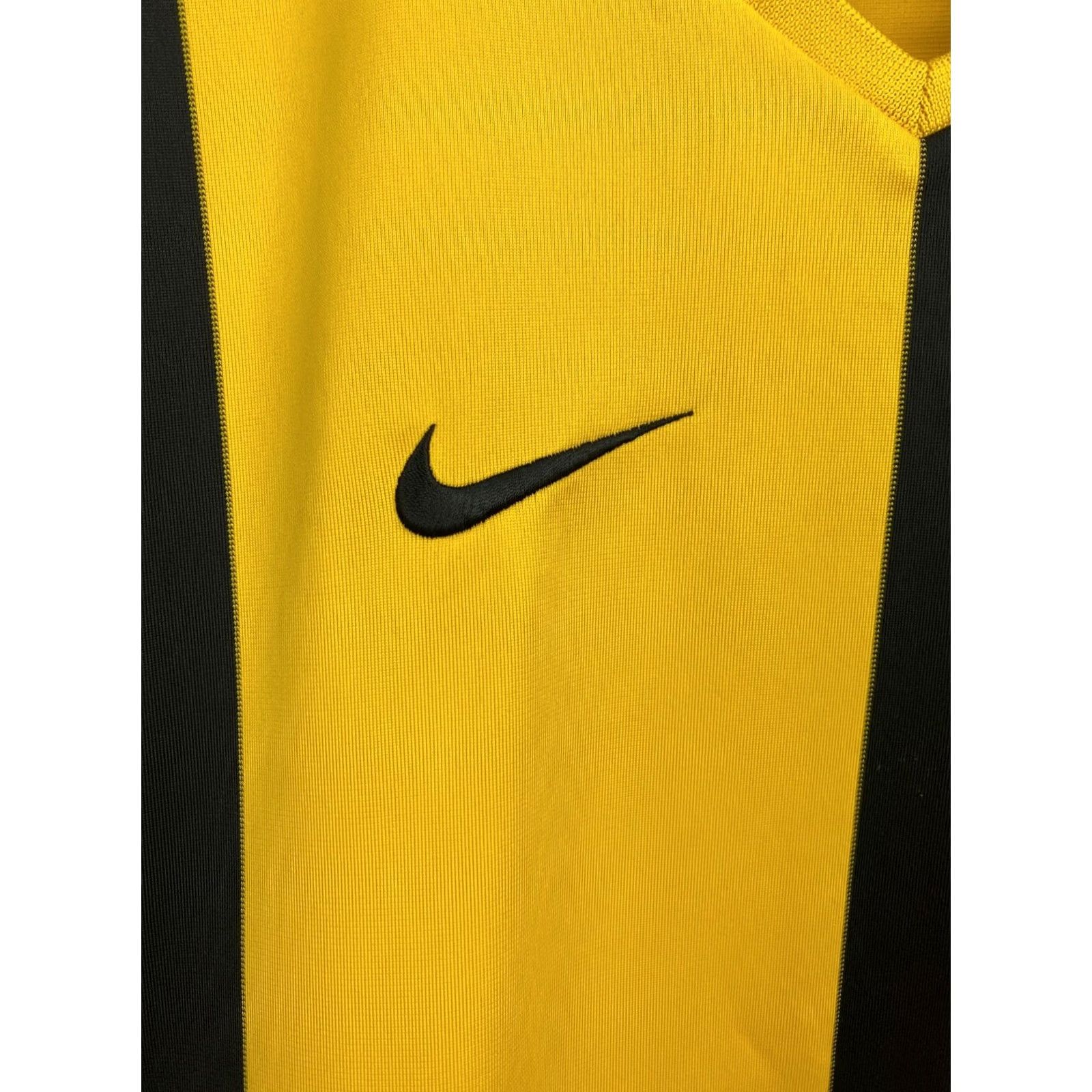 Nike VINTAGE Nike Total Ninety T-Shirt 90s Mens L Black Yellow 90s Nike Shirt Mens T-Shirt Size US L / EU 52-54 / 3 - 4 Thumbnail