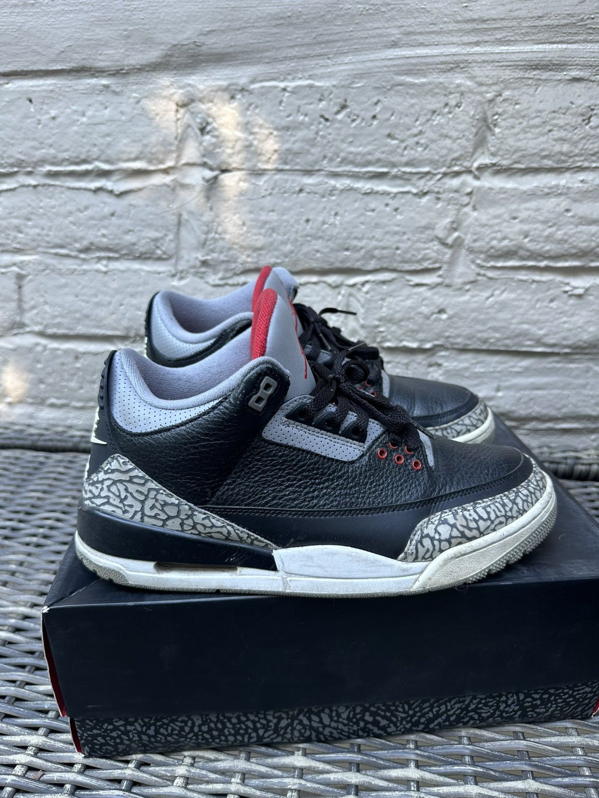 Jordan Brand Jordan 3 Black Cement 2018 Size US 10.5 / EU 43-44 - 1 Thumbnail