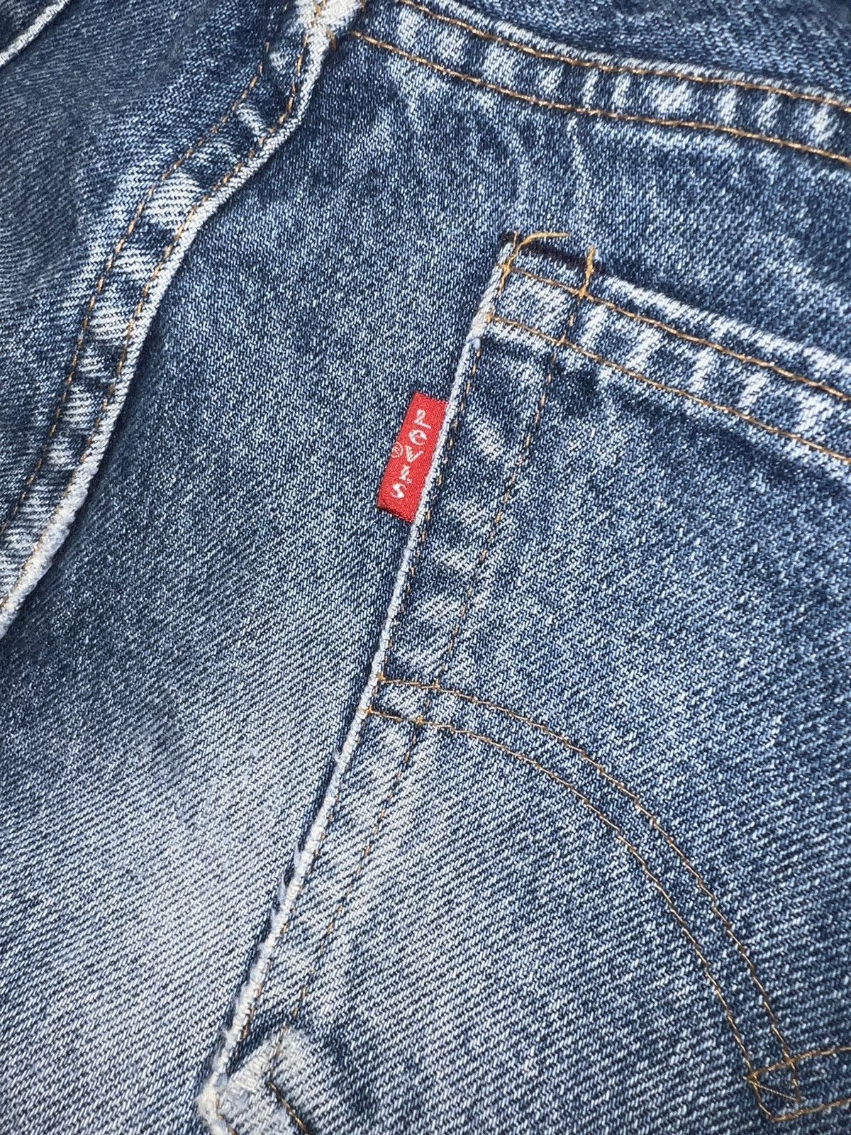 Levi's × Vintage Vintage Distressed Levis 501 Faded Blue Jeans Vintage Size US 32 / EU 48 - 4 Thumbnail