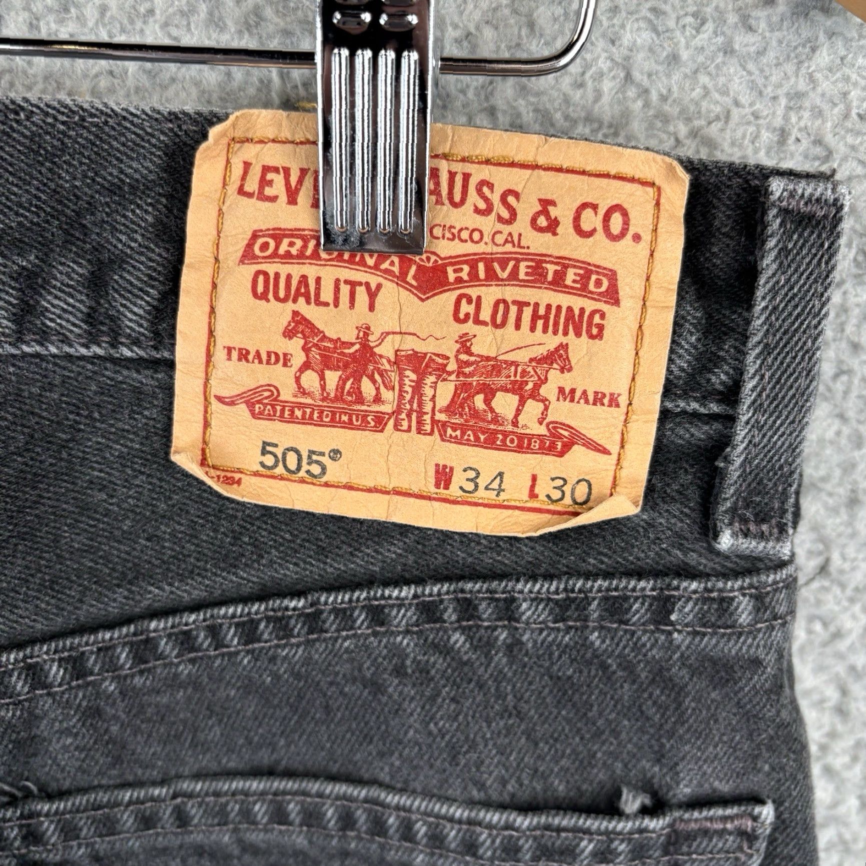 Levi's VINTAGE Levi's 505 Jeans Mens 33 Regular 30in Black Denim Straight Leg Distressed Pockets 5-Pocket Logo 90s Grunge USA Mens Size US 33 - 3 Thumbnail