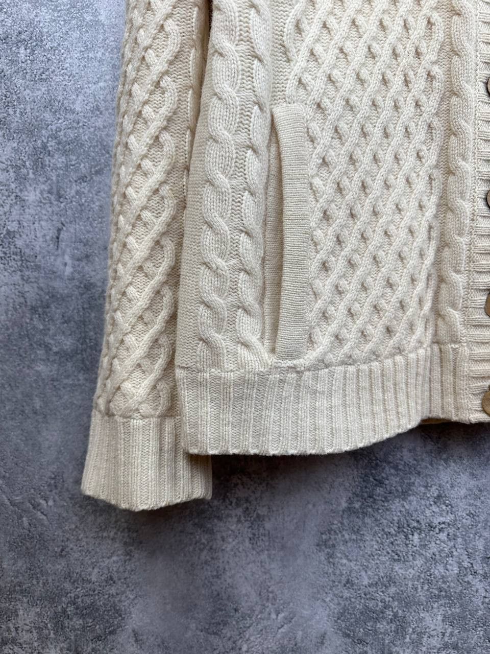 Carraig Donn Carraig Donn Aran Wool Lined Cardig Made in Ireland Cream S Size S / US 4 / IT 40 - 6 Thumbnail