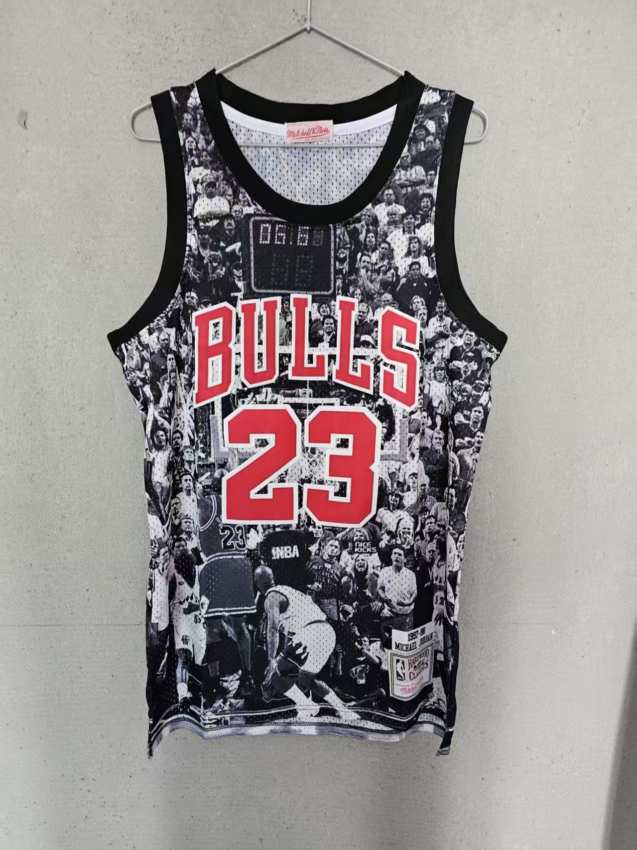 NBA Bulls 23 Michael Jordan Jersey Small Size US S / EU 44-46 / 1 - 2 Thumbnail