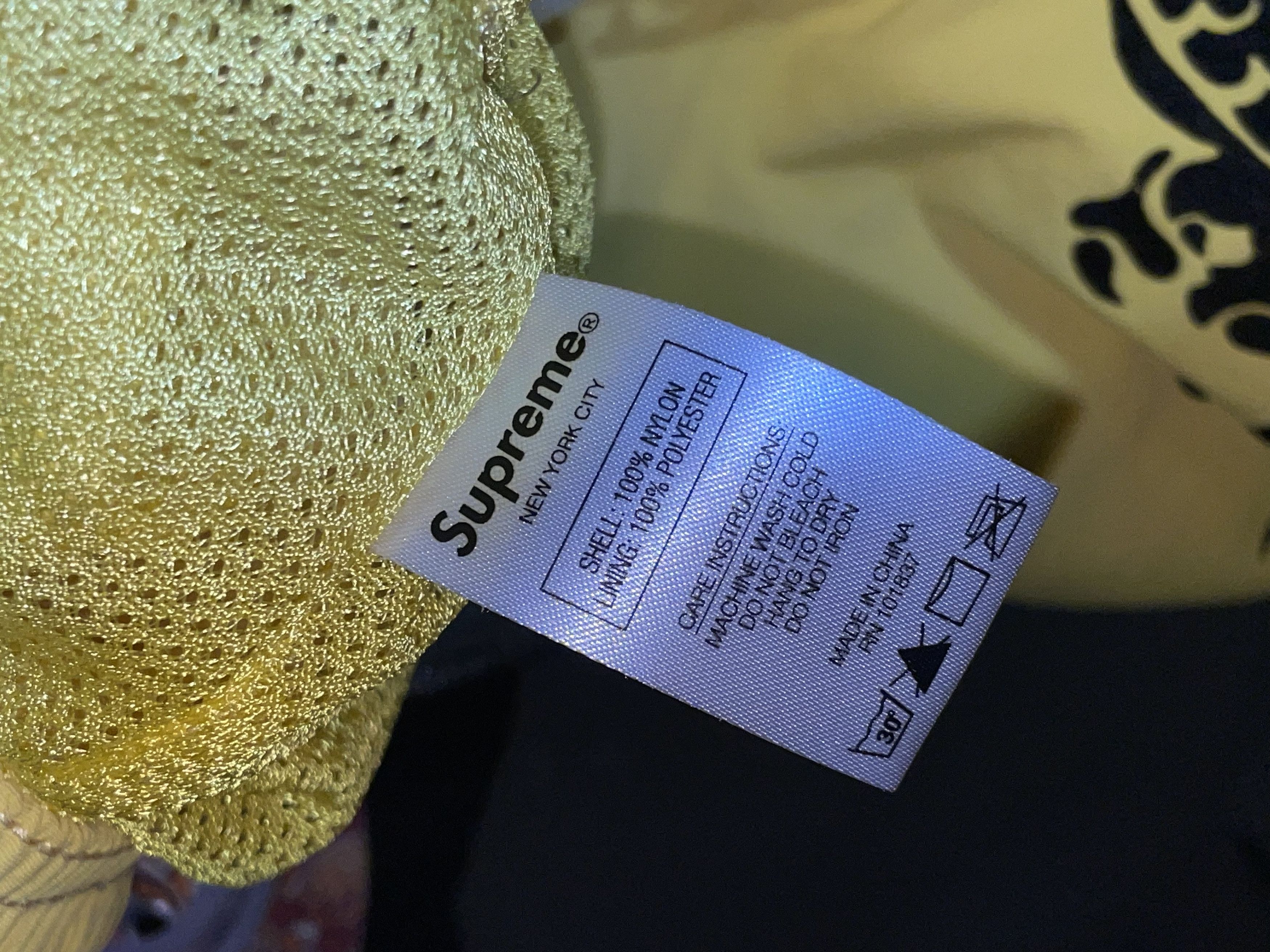 Supreme Supreme Dragon Water Short Yellow SS21 size Large NEW Size US 36 / EU 52 - 7 Thumbnail