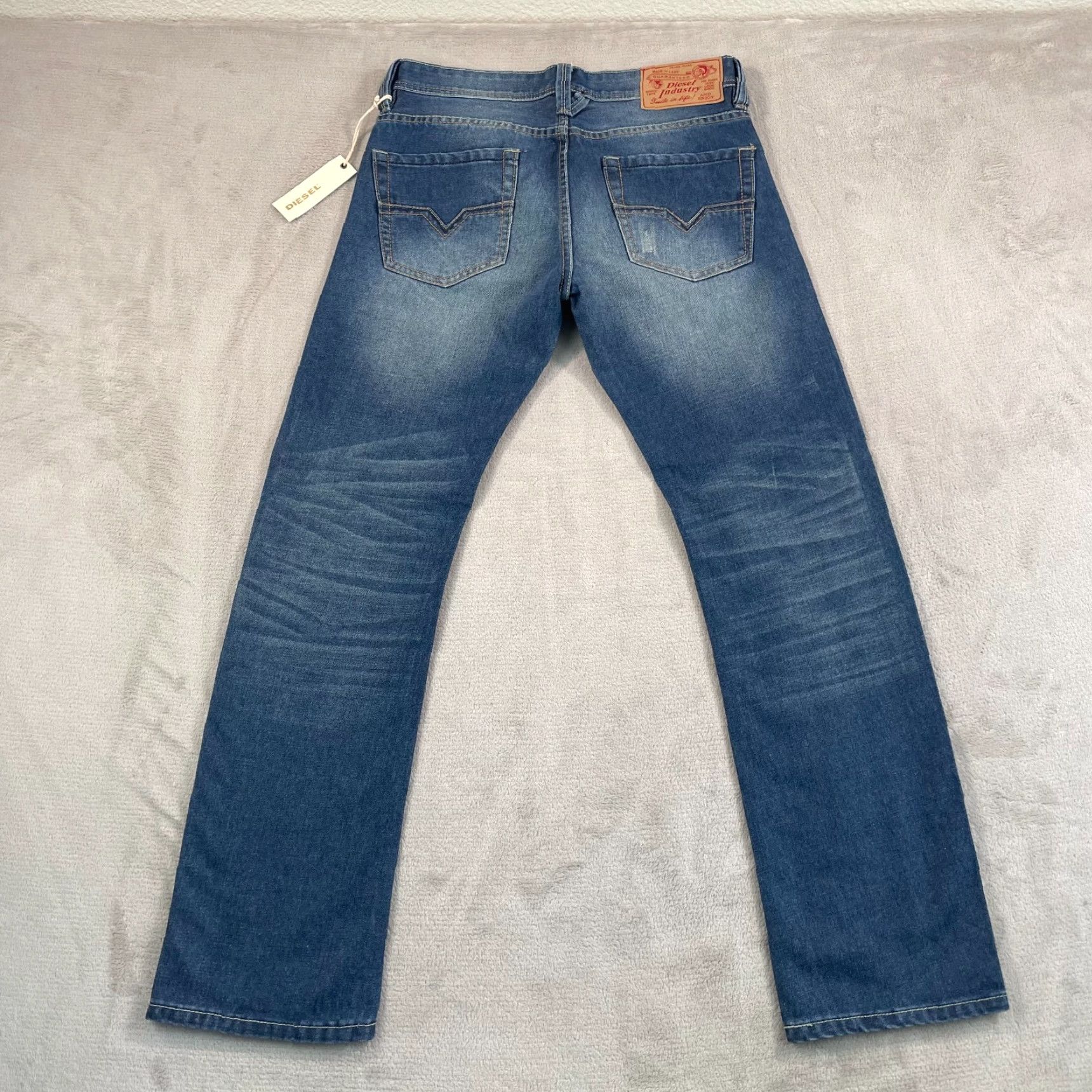 Diesel Diesel LARKEE Regular Straight Jeans Men 30x32 Blue 0806P Denim NWT Size US 30 / EU 46 - 7 Thumbnail