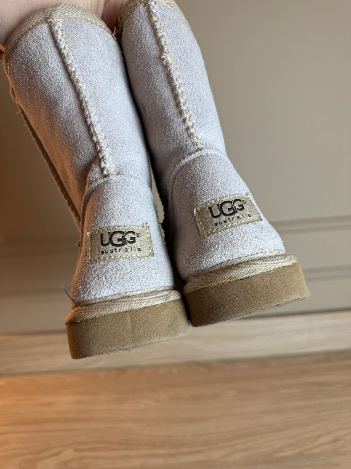 Ugg New UGG Womens Classic Short II Boots Womens Size 6 Size US 6 / IT 36 - 7 Thumbnail