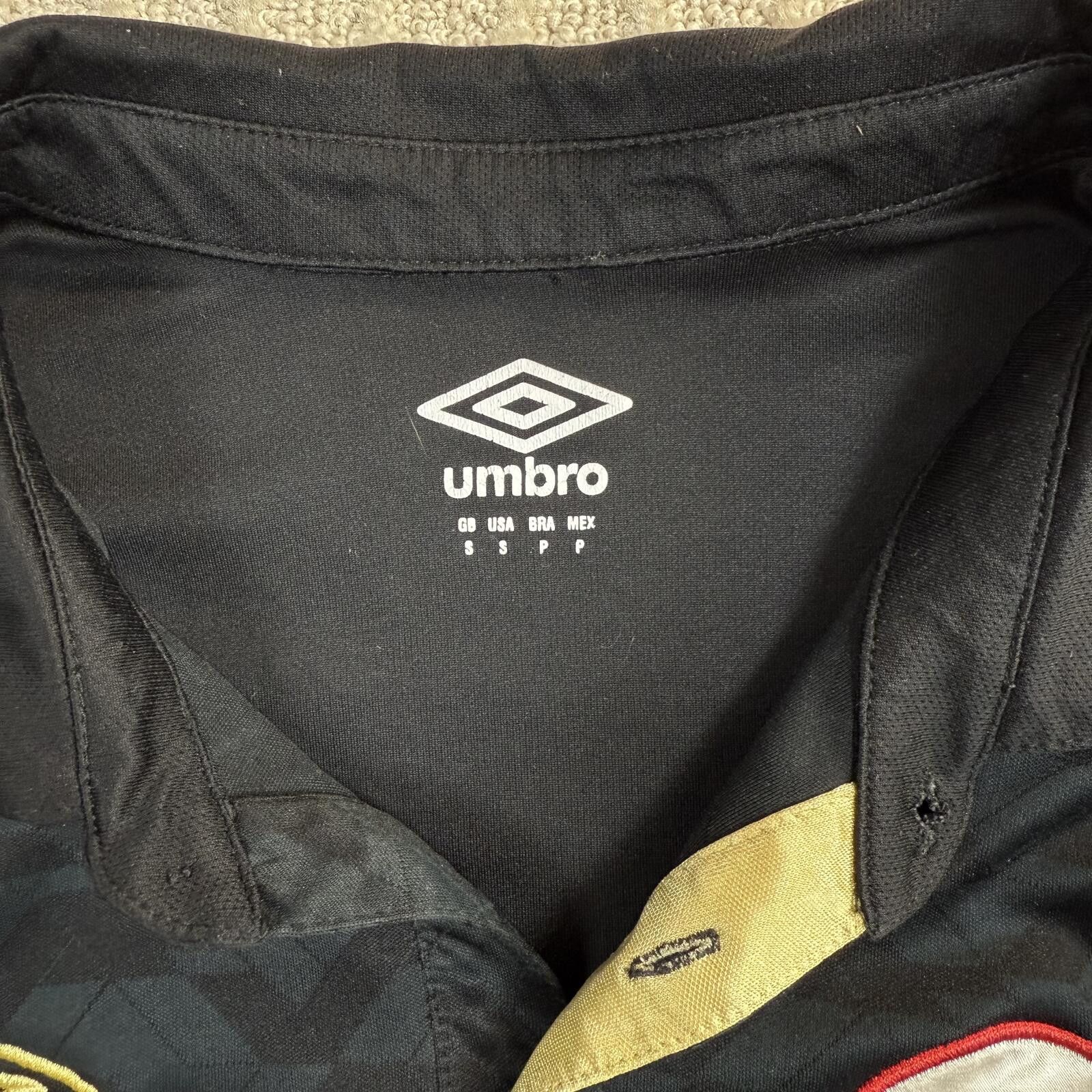 Umbro Umbro Universitario 2017 Third Jersey Black Gold S Size US S / EU 44-46 / 1 - 2 Thumbnail