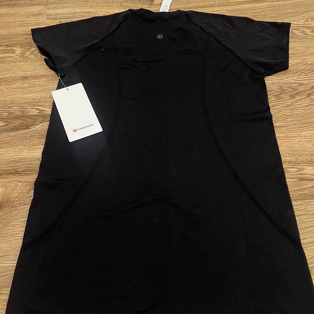 Designer Lululemon Women's Black Tshirt Size M / US 6-8 / IT 42-44 - 2 Thumbnail