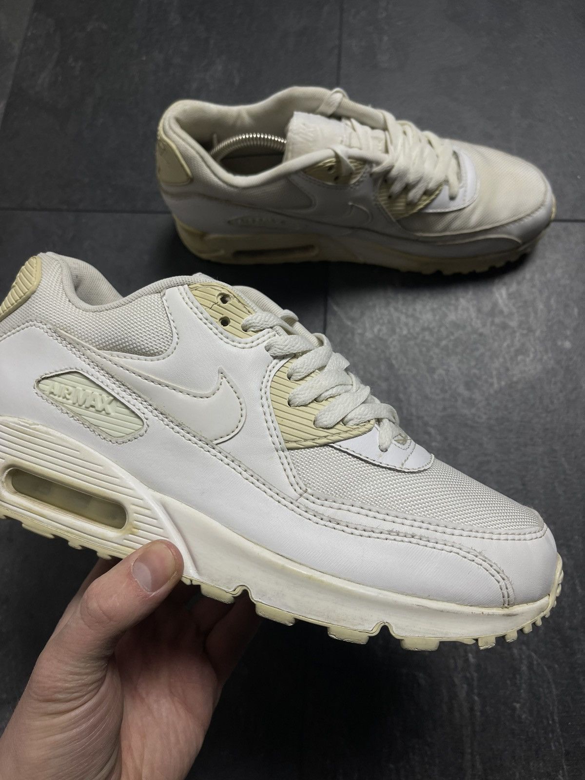 Vintage NIKE AIR MAX 90 WHITE LOW TOP SNEAKERS Size US 7 / EU 40 - 3 Thumbnail