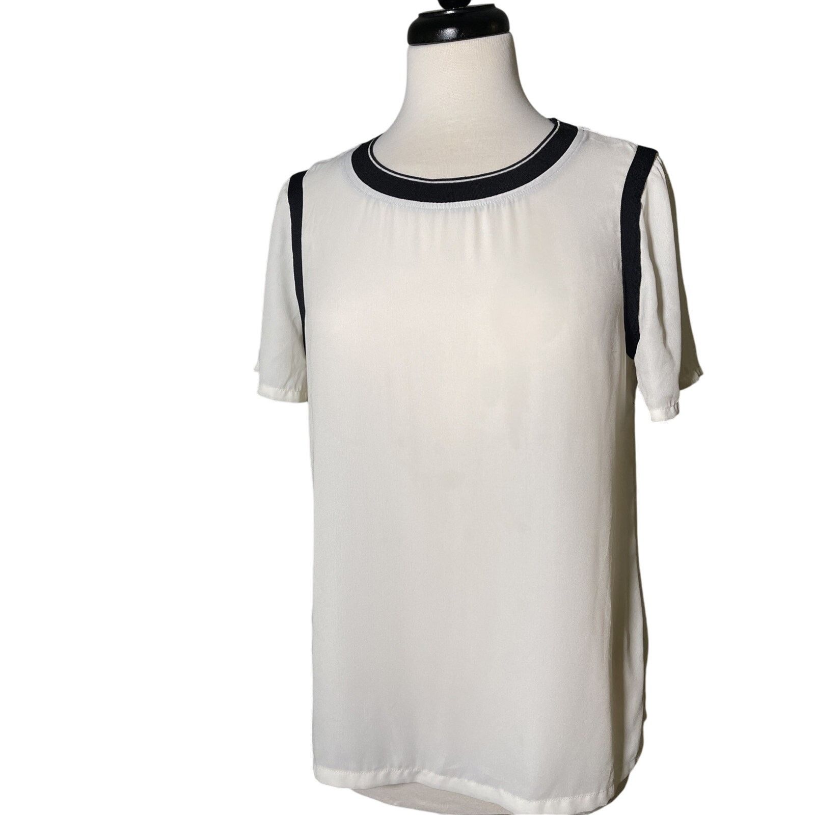 Banana Republic Banana Republic Shirt Sleeve Top, White/ Navy Size S, EUC Size M / US 6-8 / IT 42-44 - 1 Thumbnail