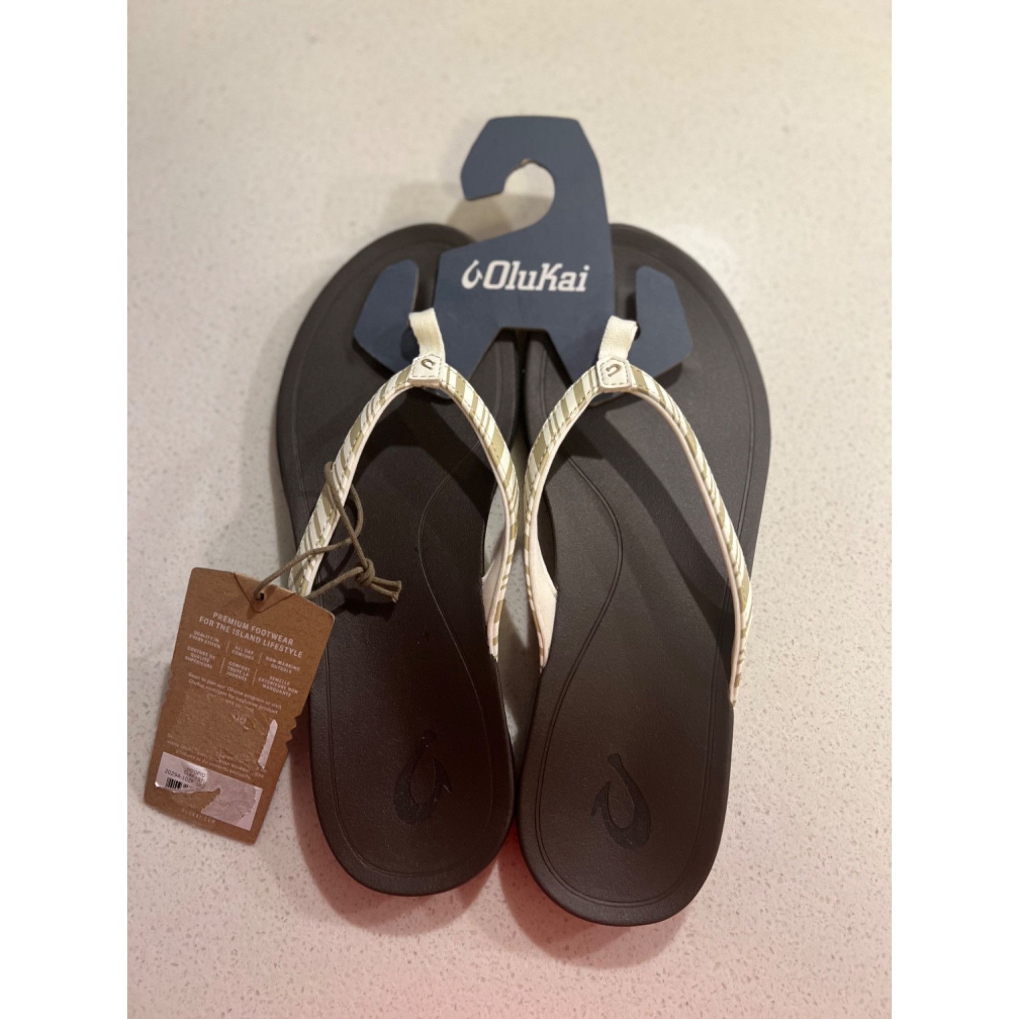 OluKai Ho Opio Women’s Flip Flops NWT - Size 9