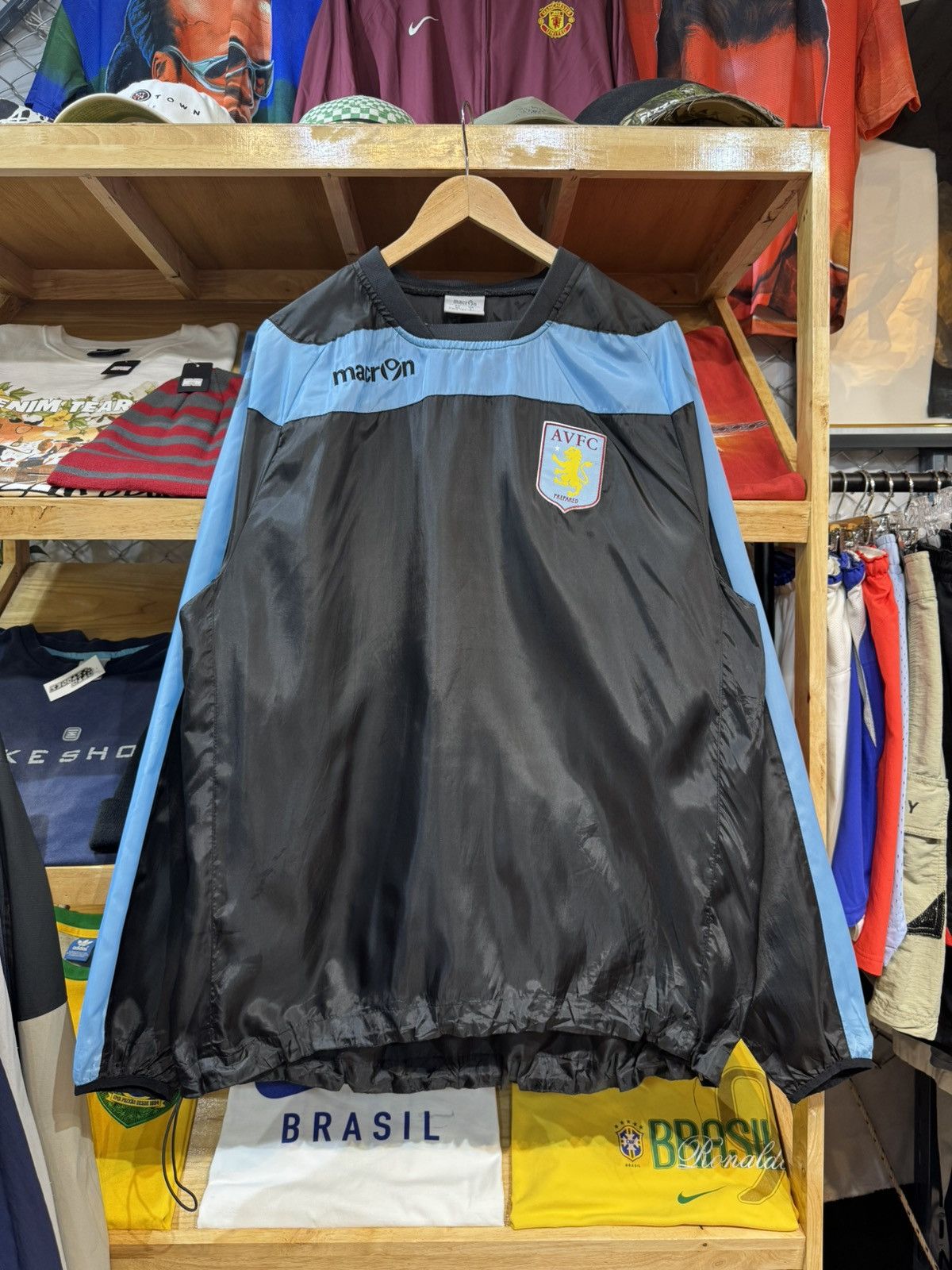 Macron Aston Villa 2012-13 Macron Drill Top Size US XL / EU 56 / 4 - 1 Thumbnail