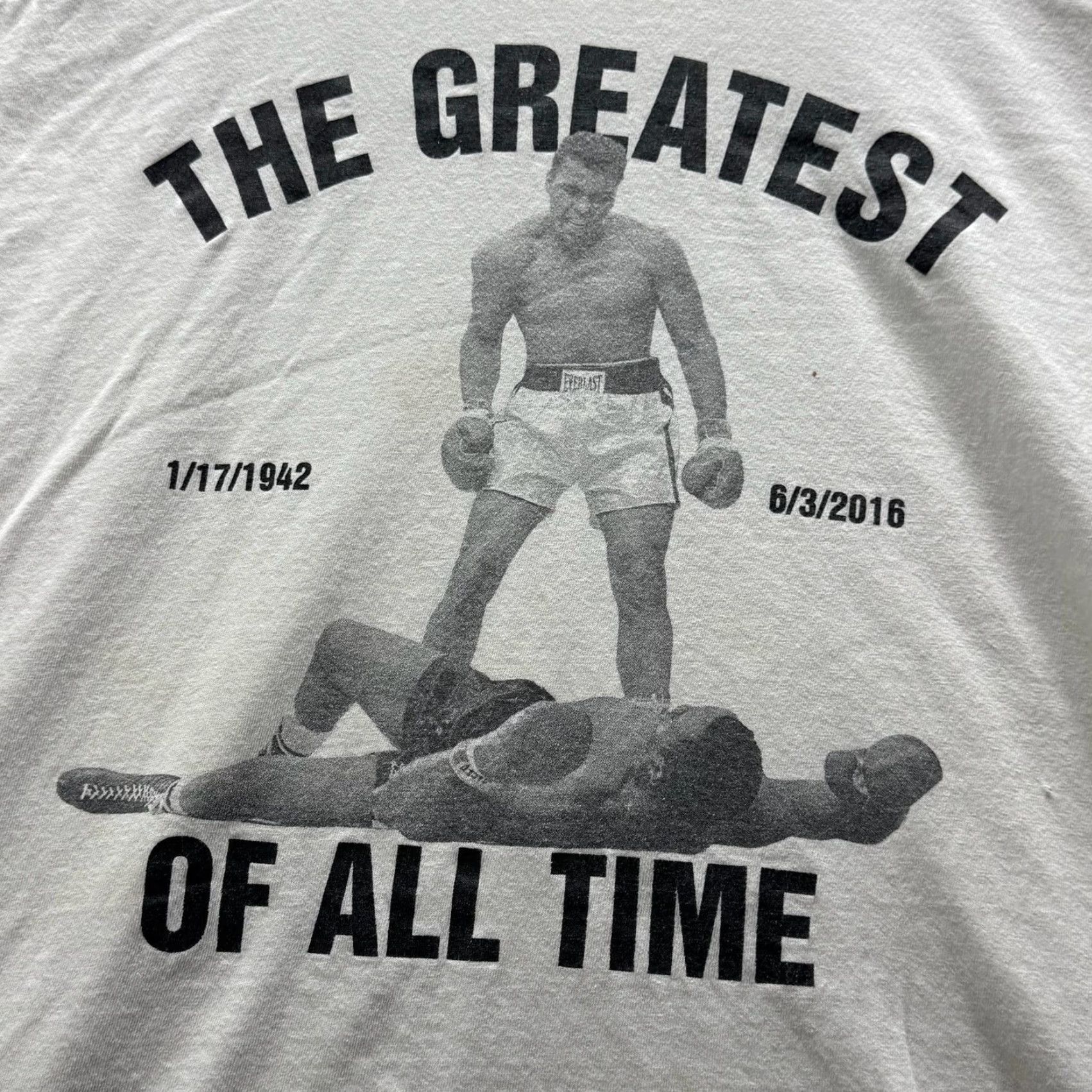 Vintage Muhammad Ali Shirt Mens XL White The Greatest Graphic Tee Boxing Icon Crewneck Shirt Size US XL / EU 56 / 4 - 3 Thumbnail