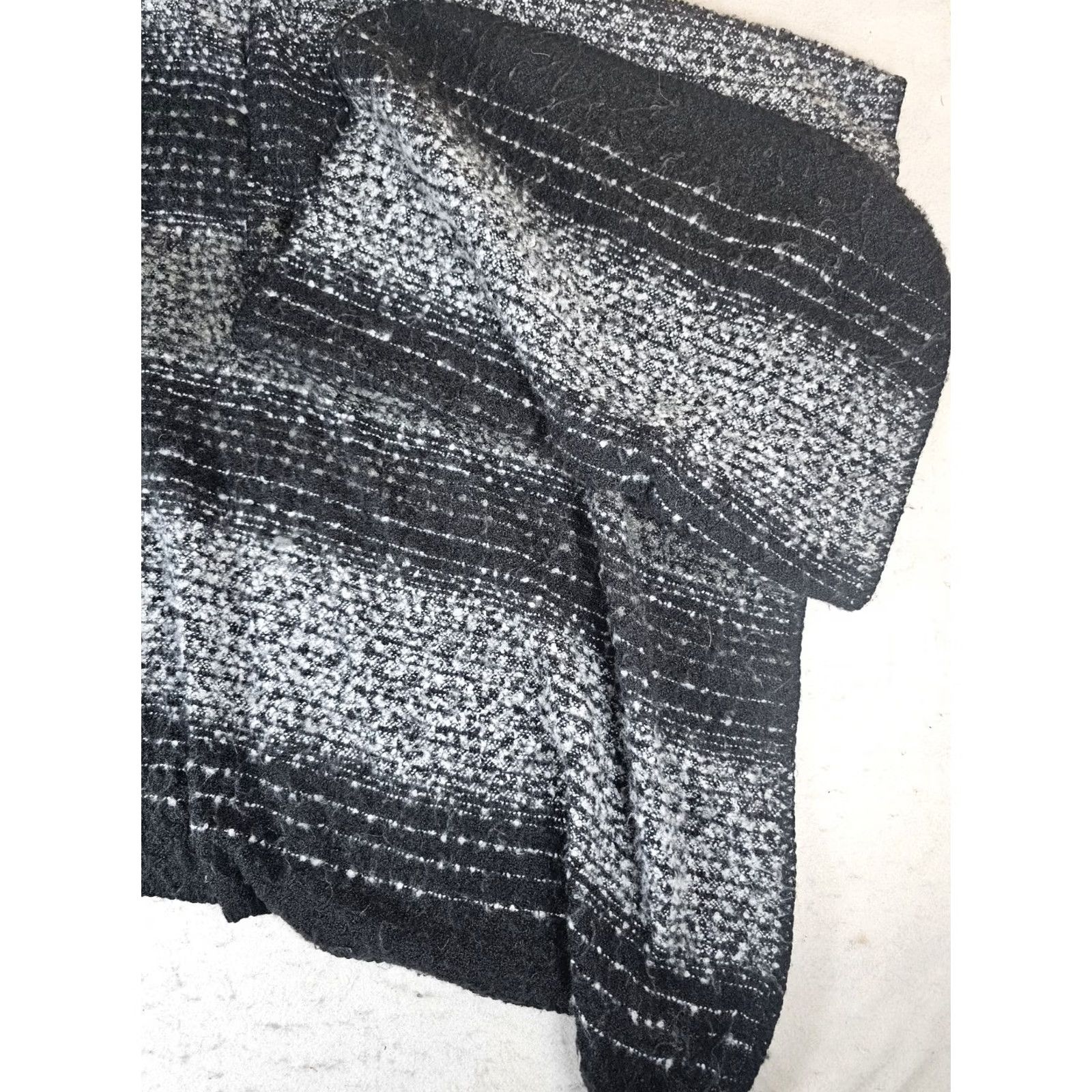 Vintage VINTAGE Woolrich Shawl Cape Wrap One Size Black & Gray Ombre Striped Polyester Women Size ONE SIZE - 5 Thumbnail