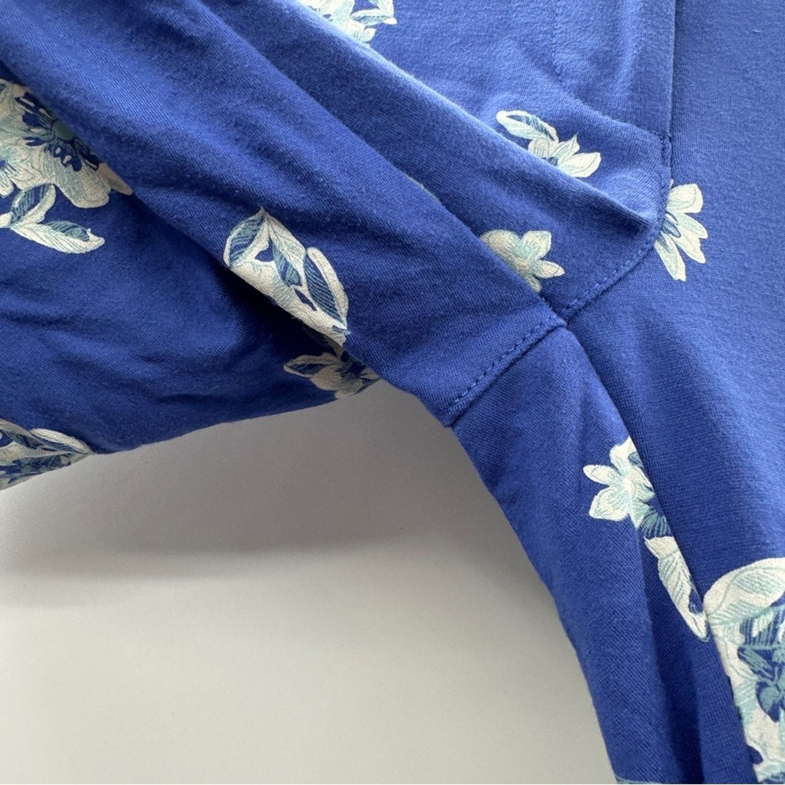Betabrand Betabrand Blue & White Floral Bootcut Stretch Pants Size S Size 27" / US 4 / IT 40 - 6 Thumbnail