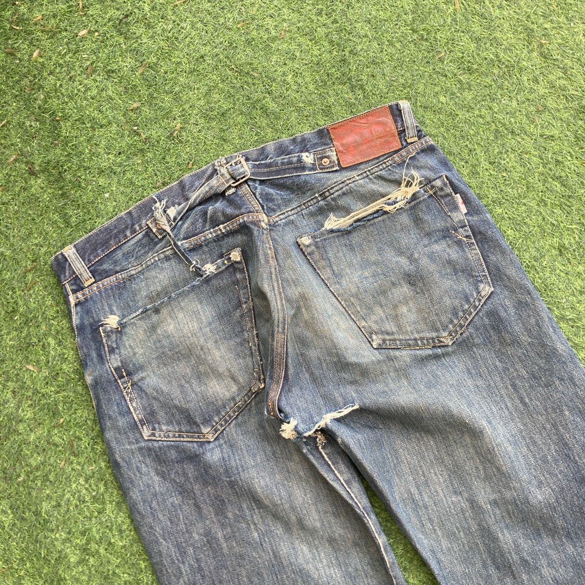 Studio D'Artisan VINTAGE STUDIO D’ ARTISAN BUCKLE BACK SELVEDGE DISTRESSED Size US 34 / EU 50 - 13 Thumbnail