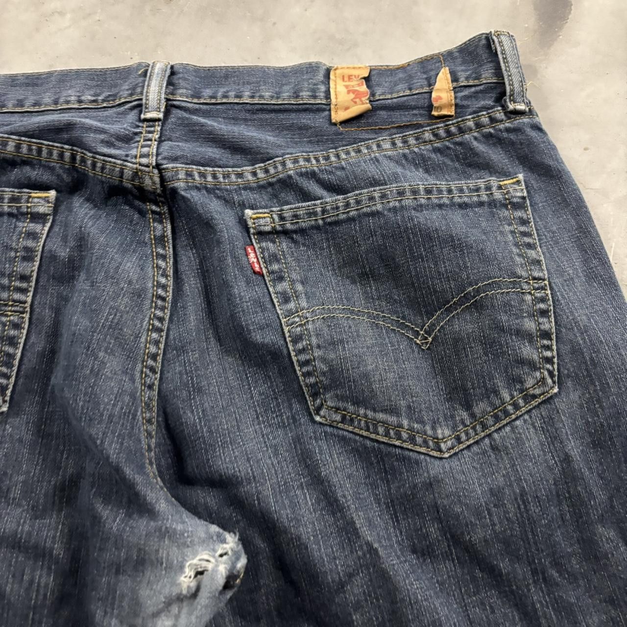 Levi's Crazy Vintage Y2K/2000s Grunge Levis Dark Wash Denim Jeans! 36x30 Size US 36 / EU 52 - 7 Thumbnail