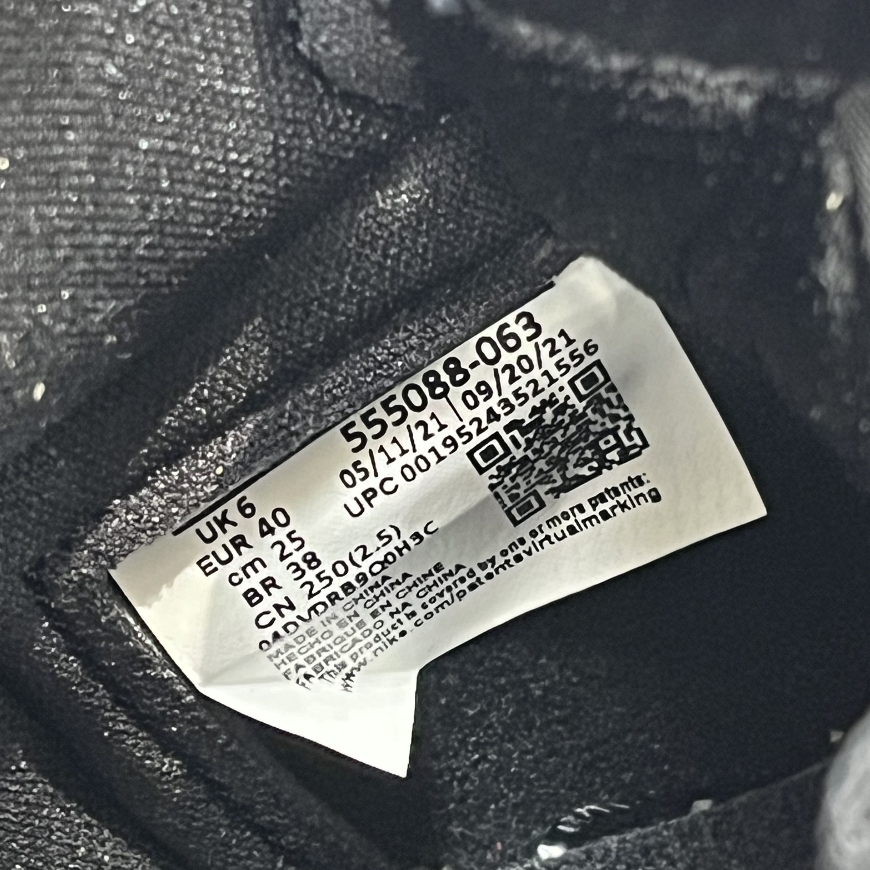Nike Air Jordan 1 Retro High Patent Bred Size US 7 / EU 40 - 6 Thumbnail