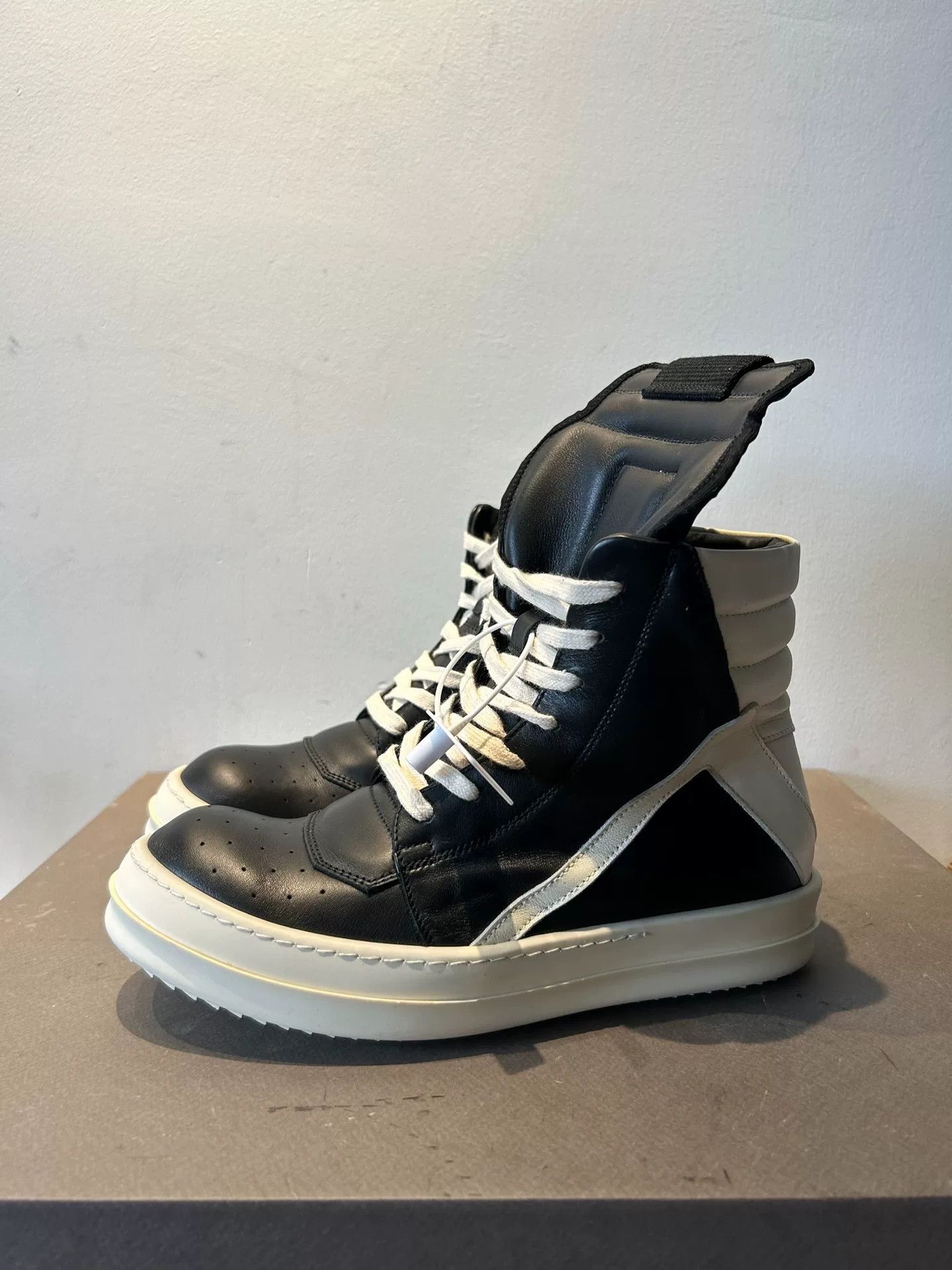Rick Owens rick owens black leather high-top sneakers Size US 6 / EU 39 - 1 Thumbnail