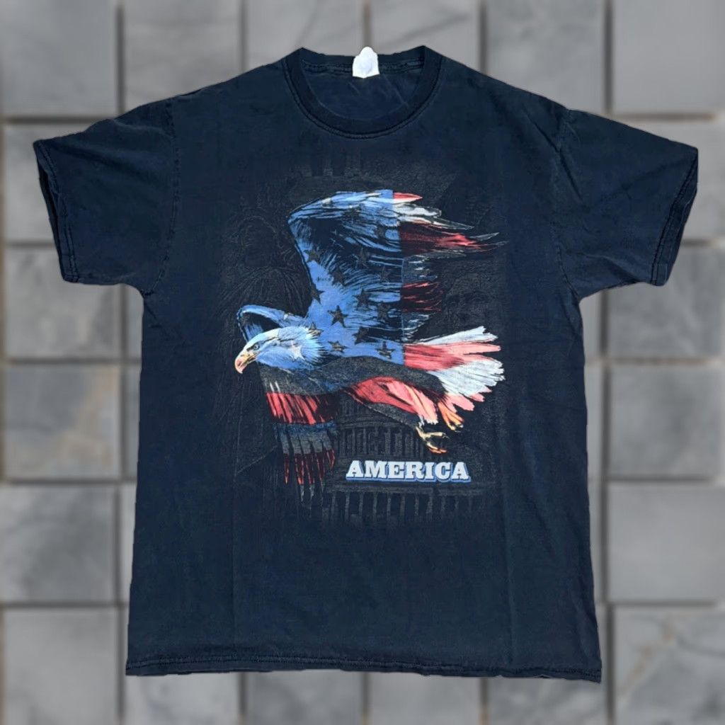 Vintage VINTAGE Bald Eagle USA Flag Graphic T-Shirt Men’s Medium Blue 19x25 Patriotic USA 90s Birds Mens Size US M / EU 48-50 / 2 - 1 Thumbnail
