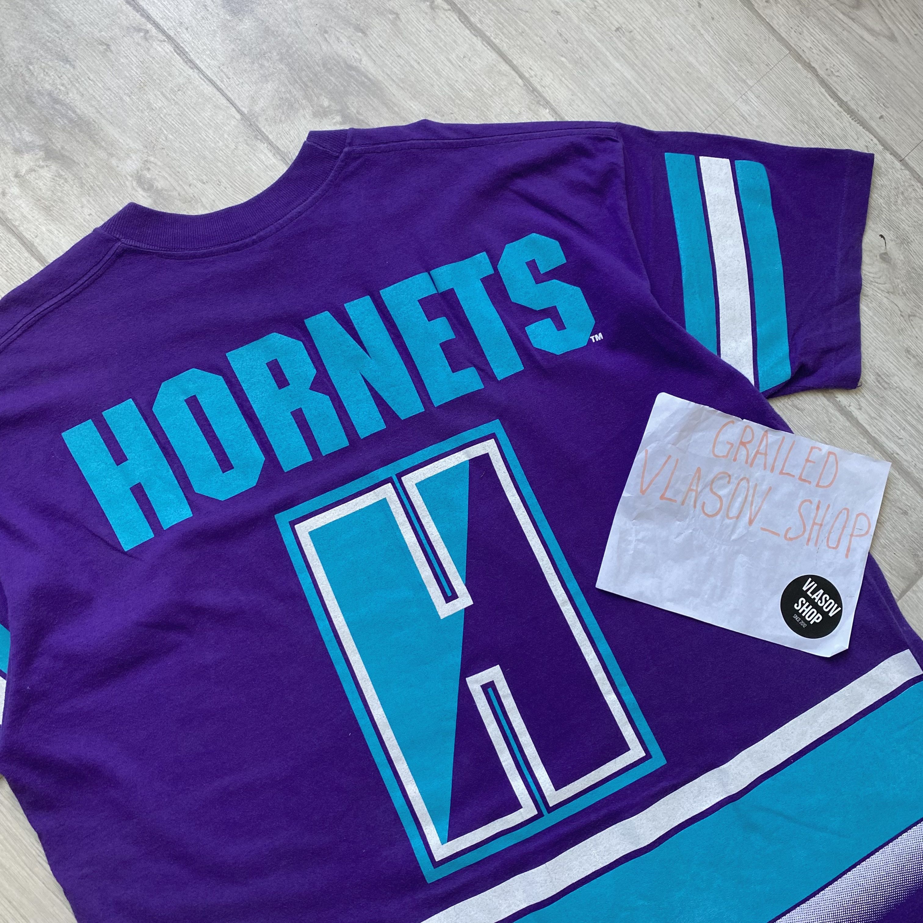 NBA 🏀 90S Vintage NBA Charlotte Hornets Single Basketball Tee Size US XL / EU 56 / 4 - 10 Thumbnail