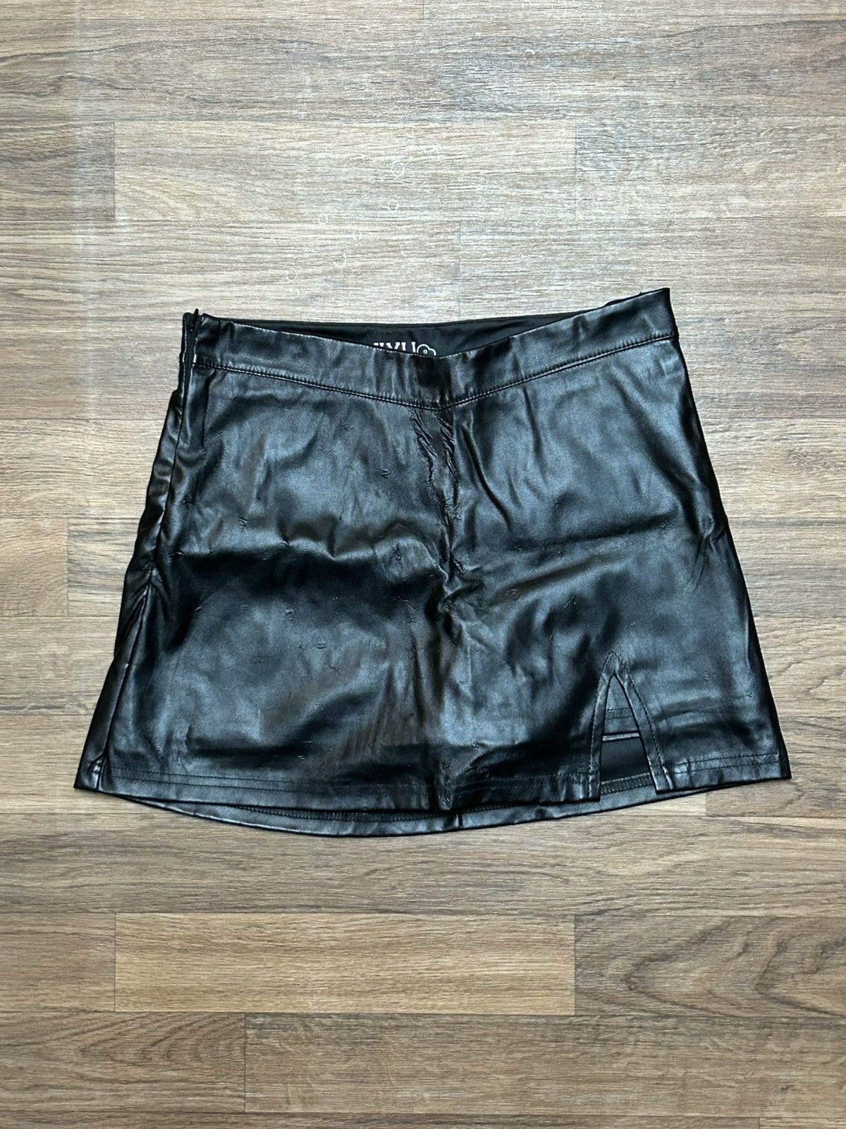 Other Kyu 9 women's pleather v waist slit black mini skirt Size 26" / US 2 / IT 38 - 1 Thumbnail
