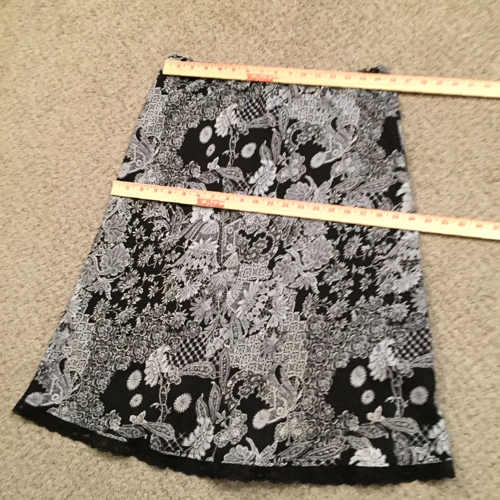 Vintage Soft Works Skirt Midi Black Floral A-Line Elastic Waist Lined Pull On Size 10 Women Size 32" / US 10 / IT 46 - 2 Thumbnail