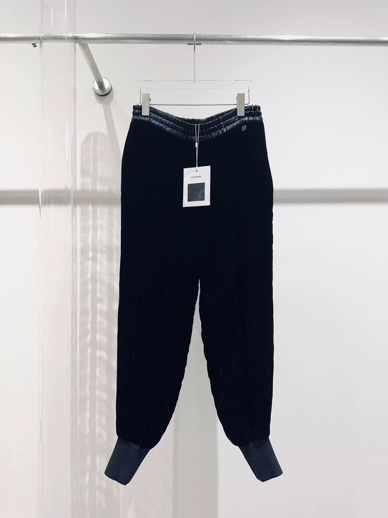 Chanel Chanel 20K Black Velvet Long Pants - dmc Size US 38 / EU 54 - 1 Thumbnail