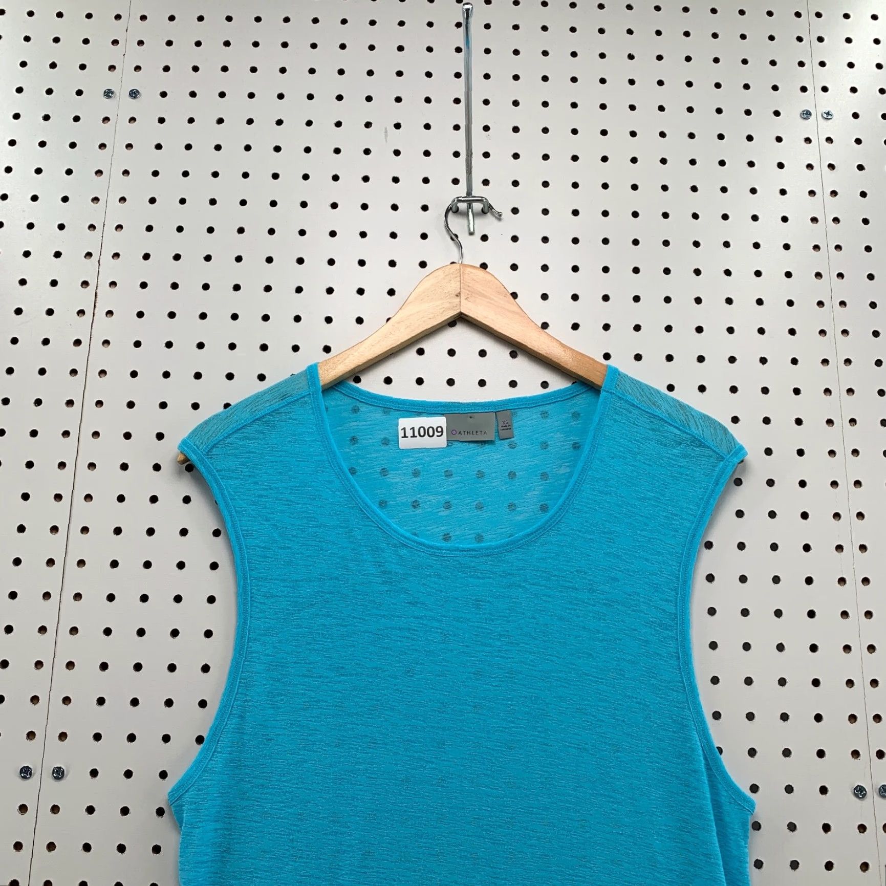 Athleta Athleta Women's Tank Top Blue Lightweight Semi-Sheer Sleeveless Size XS Shirt Adult Womens Athleisure Tank Top Size XS / US 0-2 / IT 36-38 - 2 Thumbnail