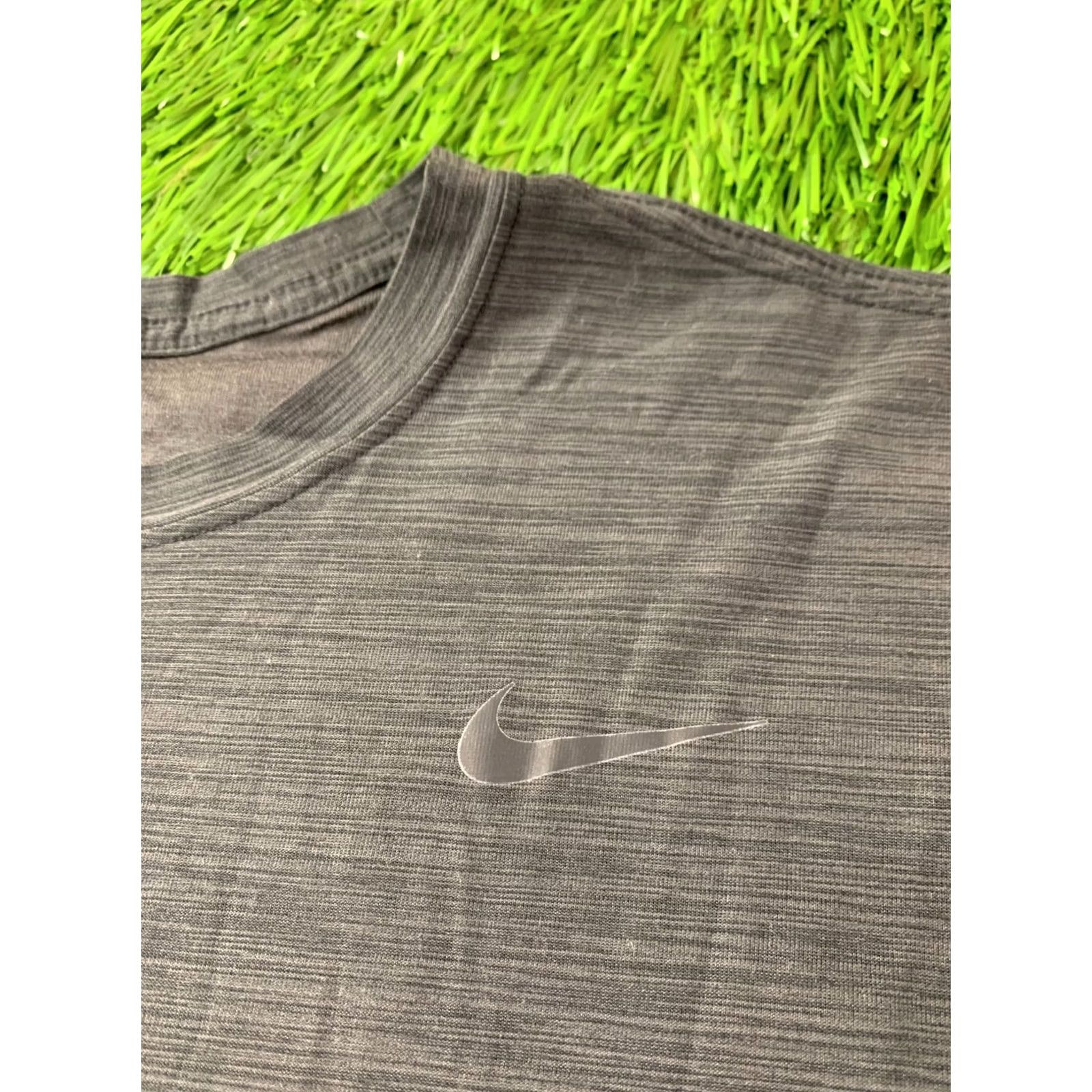 Nike Nike Dri-Fit 2018 Training Shirt Men XL Dark Gray T-Shirt Jersey CrossFit Nike Dri-Fit XL Men Shirt Size US XL / EU 56 / 4 - 2 Thumbnail