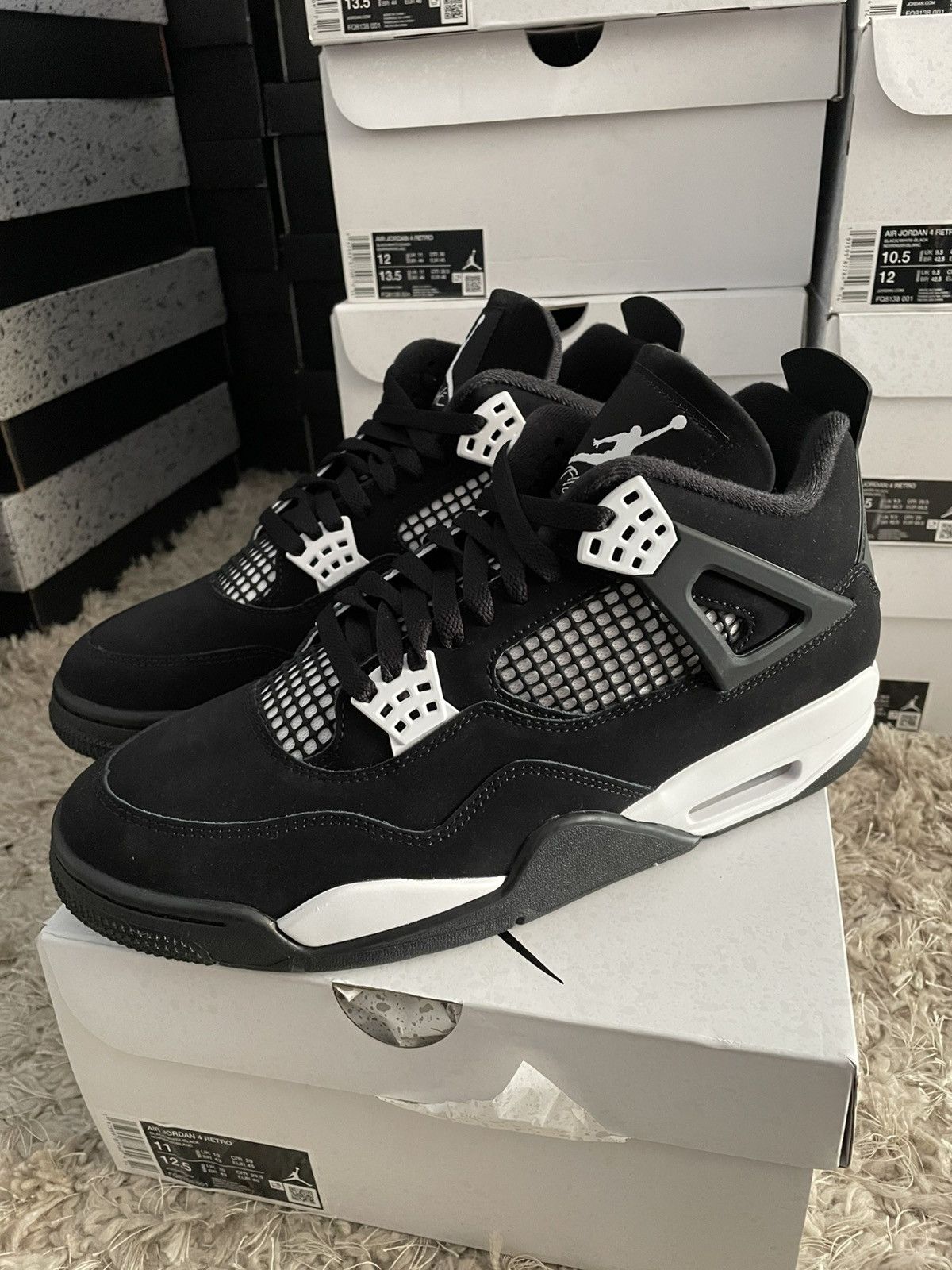 Jordan Brand Jordan 4 White Thunder Size US 11 / EU 44 - 1 Thumbnail