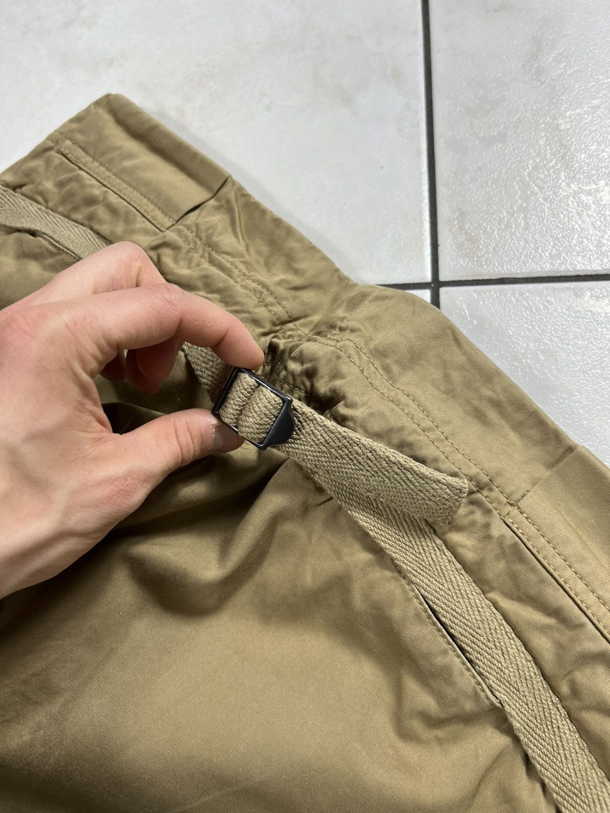 Emporio Armani Emporio armani big pockets cargo pants buckle back archive Size US 32 / EU 48 - 17 Thumbnail
