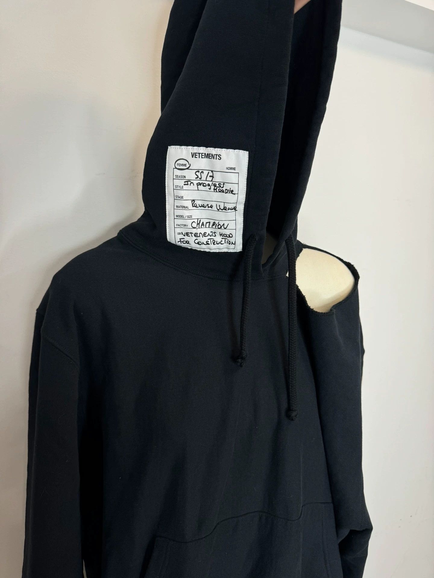 Vetements Vetements x Champion 17SS Hoodie M Size US M / EU 48-50 / 2 - 2 Thumbnail