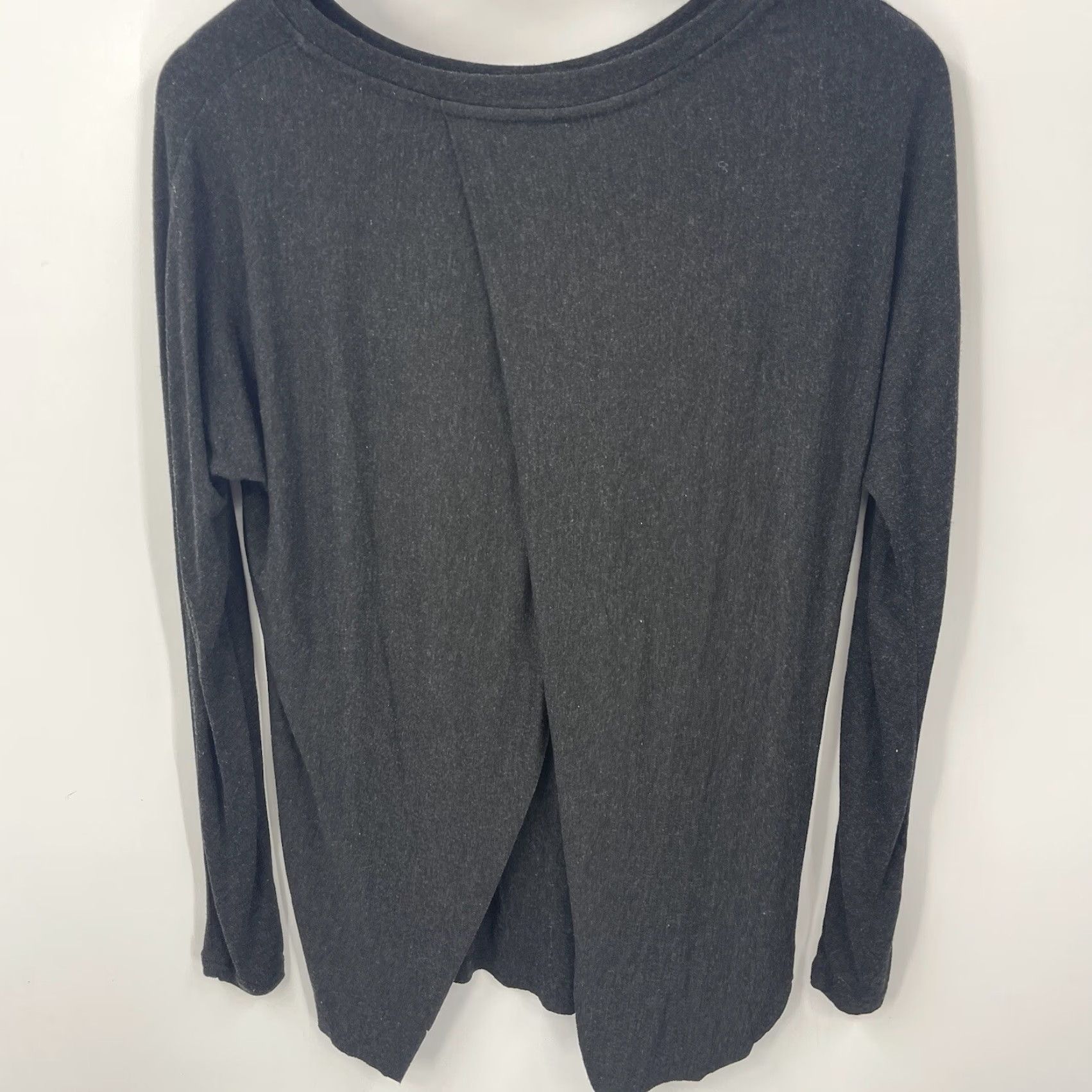 Aritzia Aritzia Wilfred Tunic Top Blouse Womens XS Black Oversized Knit Rayon Dolman Crew Neck 2XS Bohemian Classic Preppy 60s? Size XXS / US 00 / IT 34 - 4 Thumbnail
