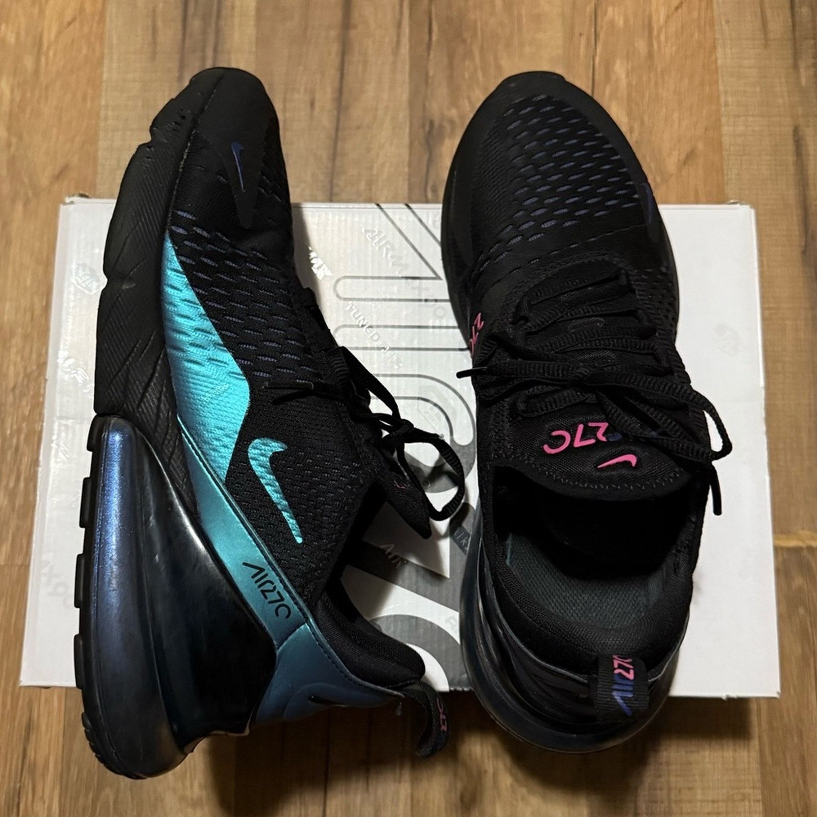 Nike Nike Air Max 270 Throwback Future Iridescent Size US 9.5 / EU 42-43 - 2 Thumbnail