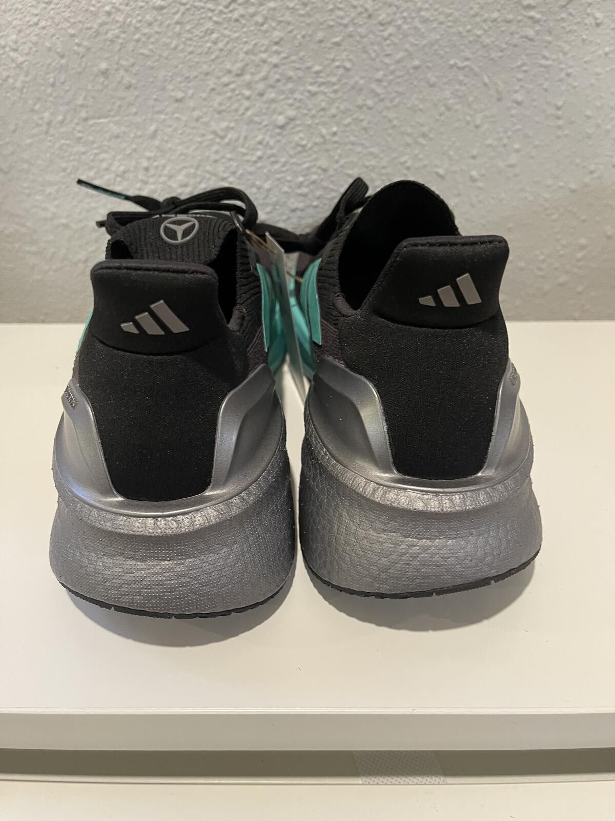 Adidas Adidas Ultraboost 22 Running Shoes Black and Turquoise Size US 7 / IT 37 - 3 Thumbnail