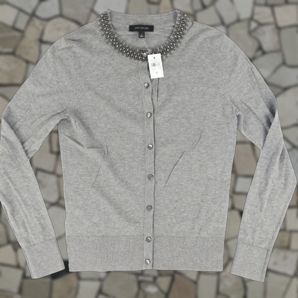 Ann Taylor Ann Taylor Jeweled Neck Button Up Solid Long Sleeve Top Gray Women S Size S / US 4 / IT 40 - 1 Thumbnail