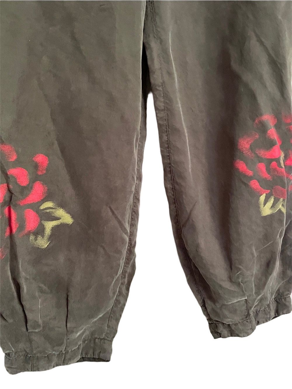 Vintage Gray Silk Balloon Capri Pants w/ Flowers - Small 🎈 Size 28" / US 6 / IT 42 - 5 Thumbnail