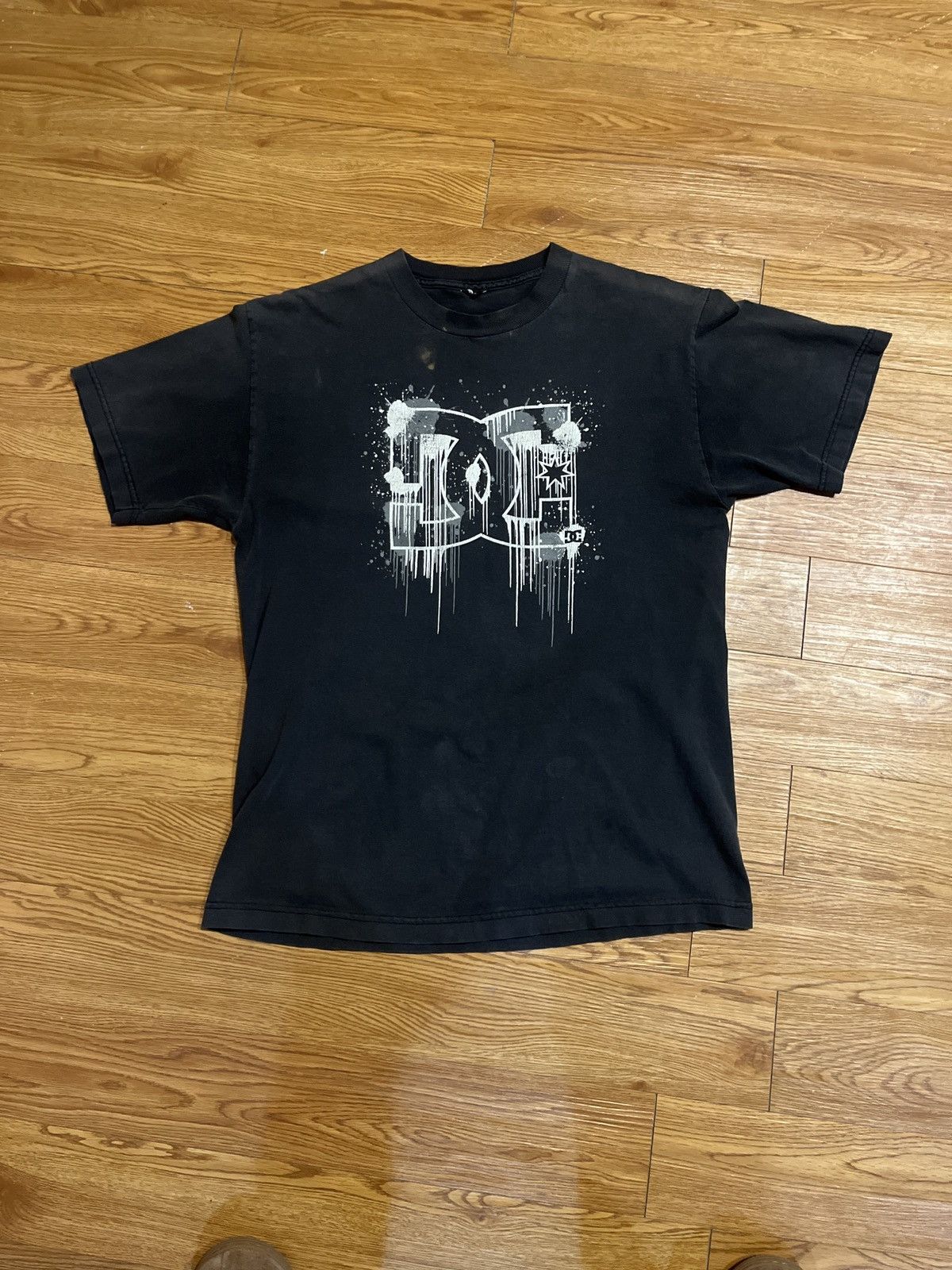 DC vintage y2k dc faded black tee shirt Size US M / EU 48-50 / 2 - 1 Thumbnail