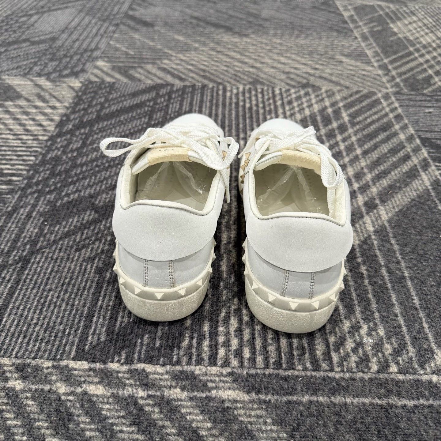 Valentino Valentino Rockstud White Sneakers Size US 5 / EU 37 - 3 Thumbnail